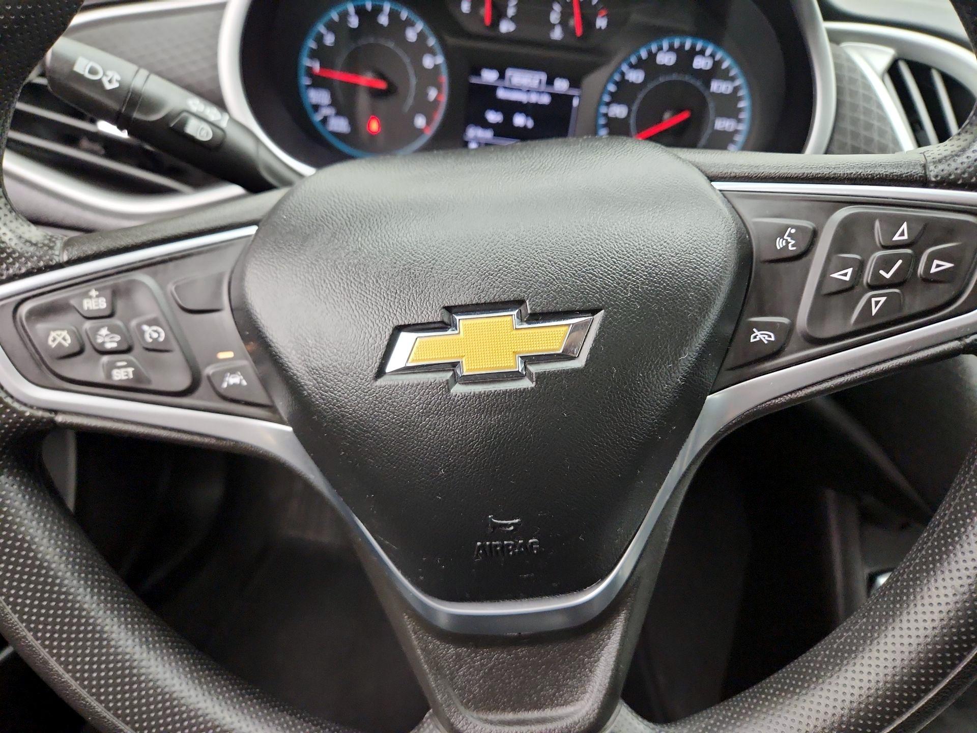 Thumbnail: 2022 Chevrolet Malibu - 10