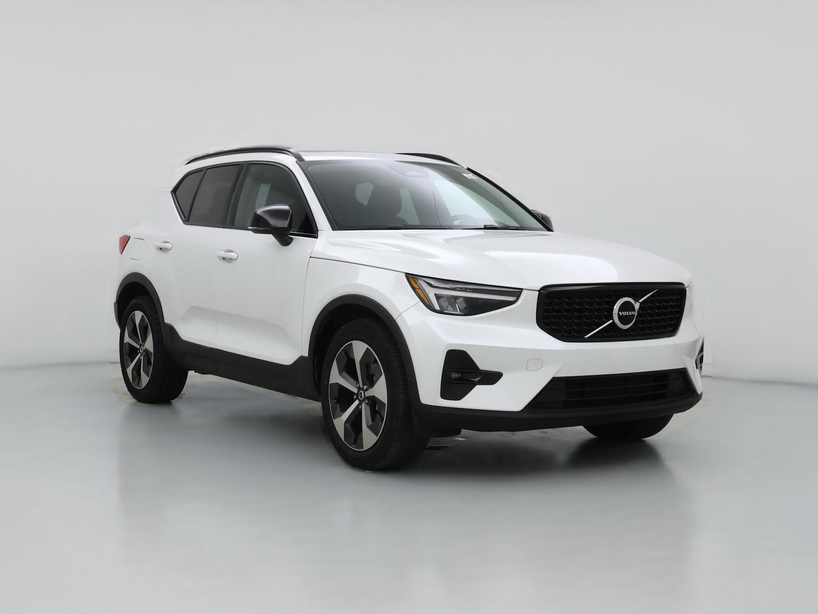 2023 Volvo XC40
