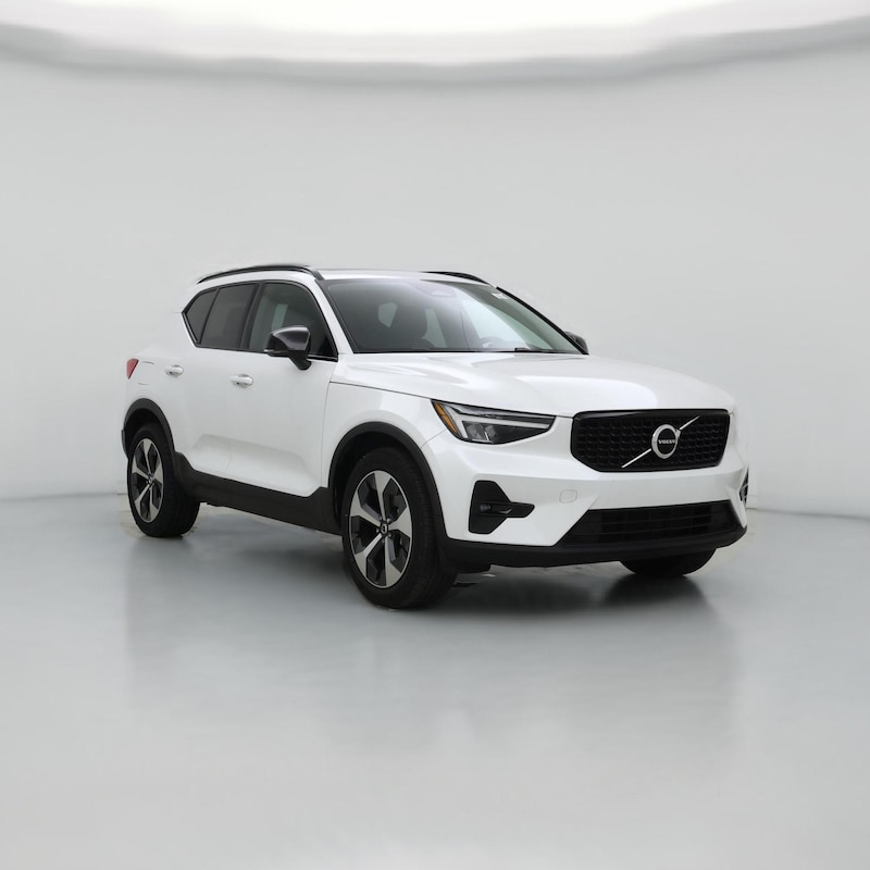 2023 Volvo XC40 B5 Plus Dark Theme