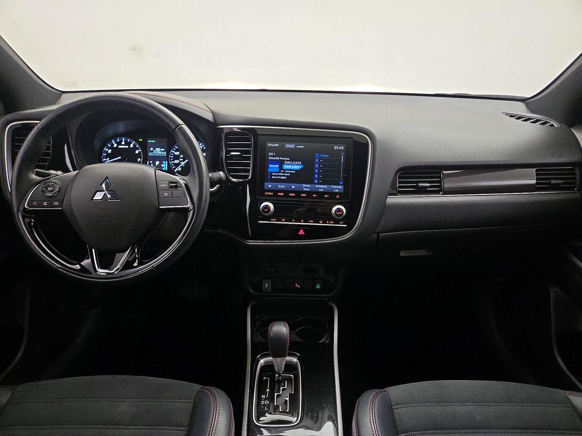 Thumbnail: 2020 Mitsubishi Outlander - 9