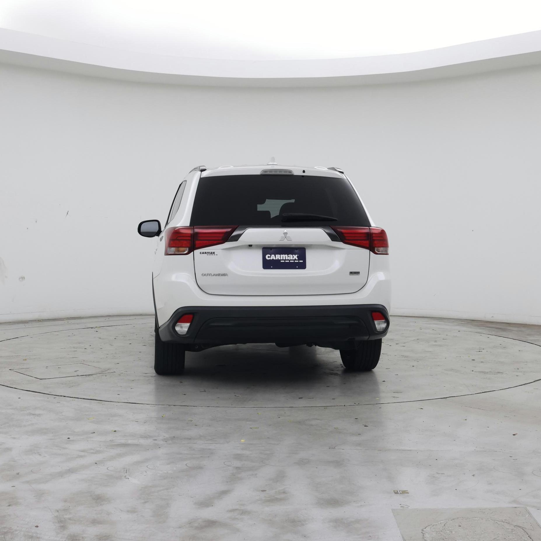 Thumbnail: 2020 Mitsubishi Outlander - 6