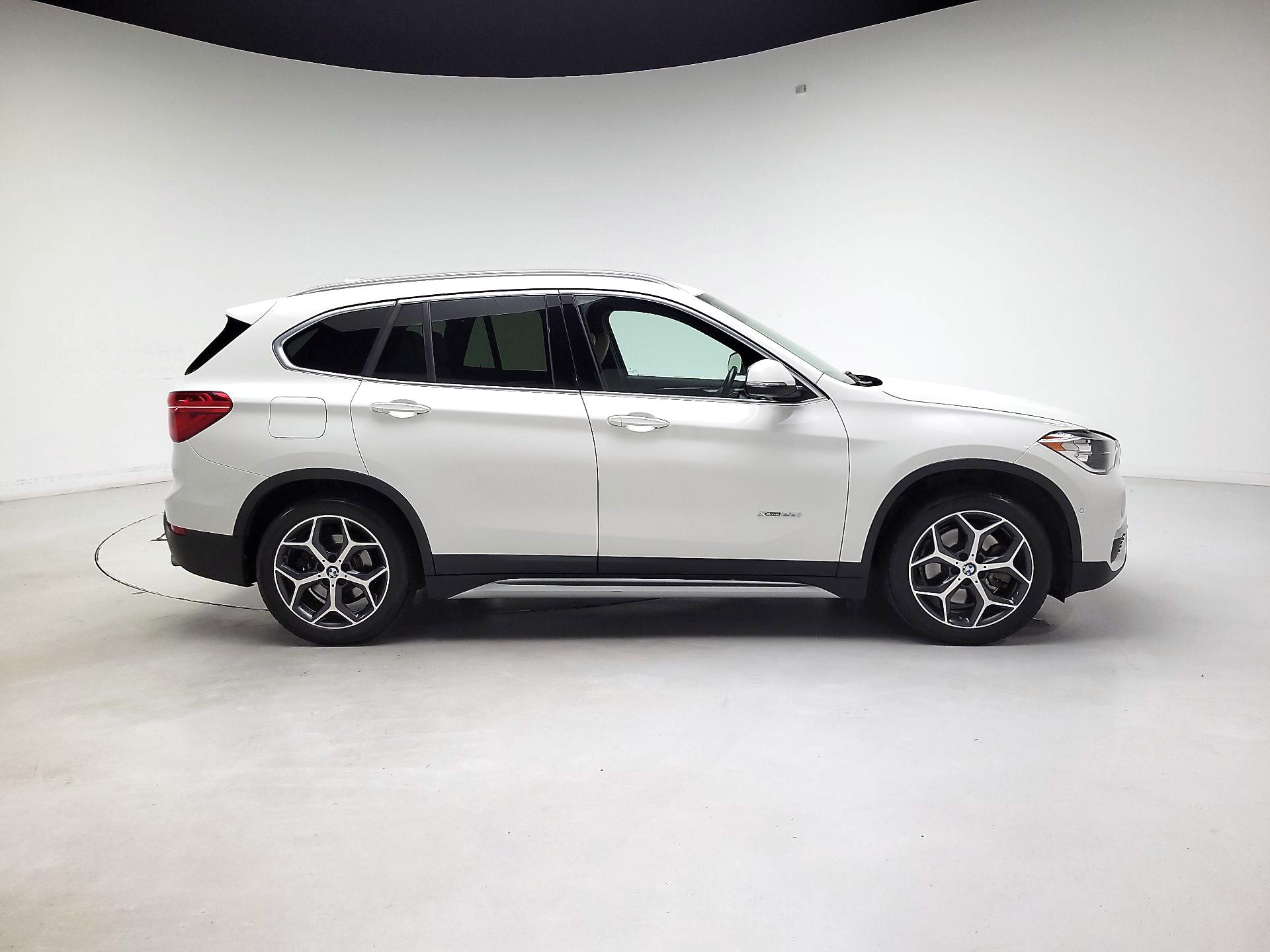 Thumbnail: 2018 BMW X1 - 4