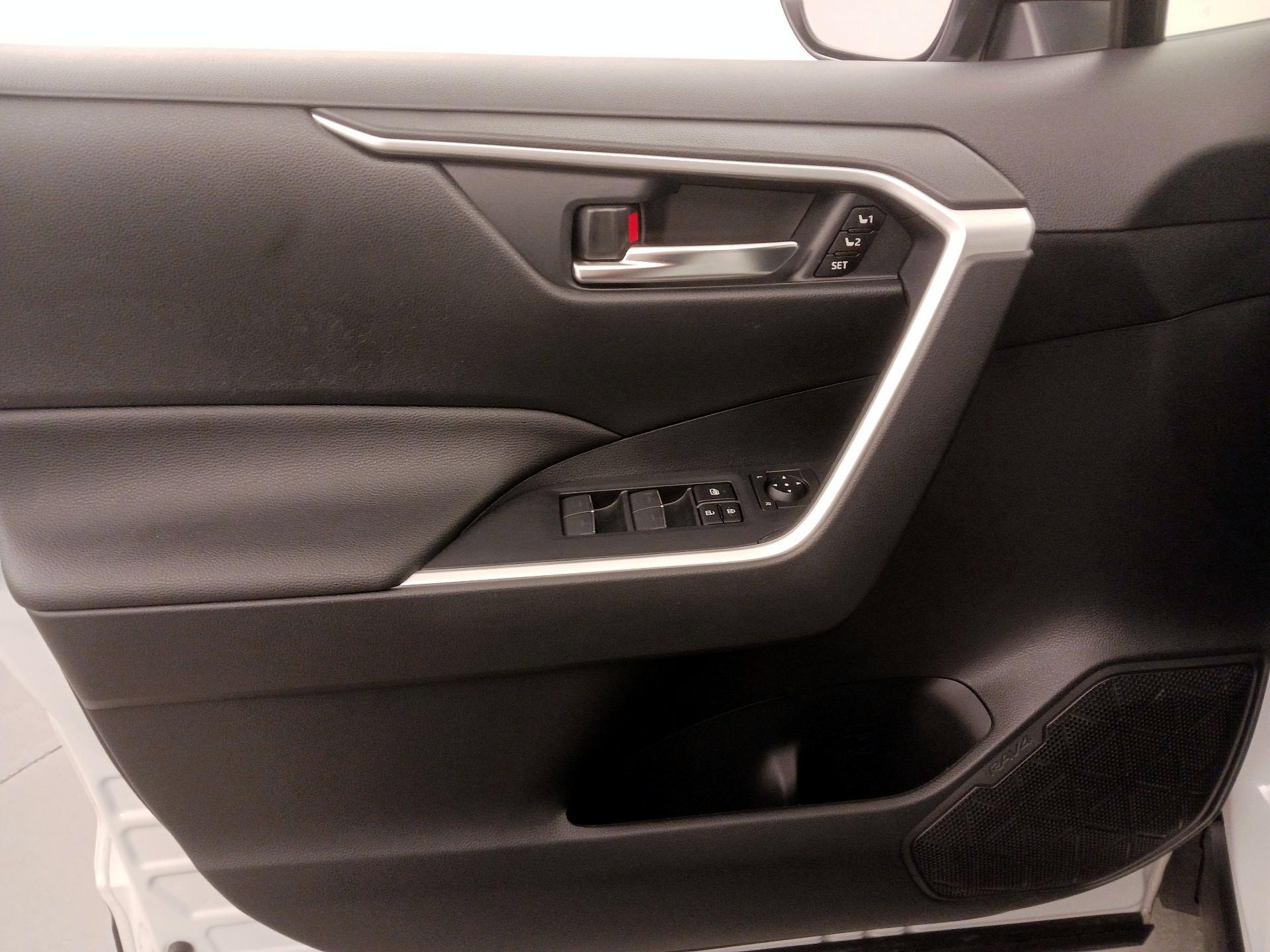 Thumbnail: 2023 Toyota RAV4 - 12