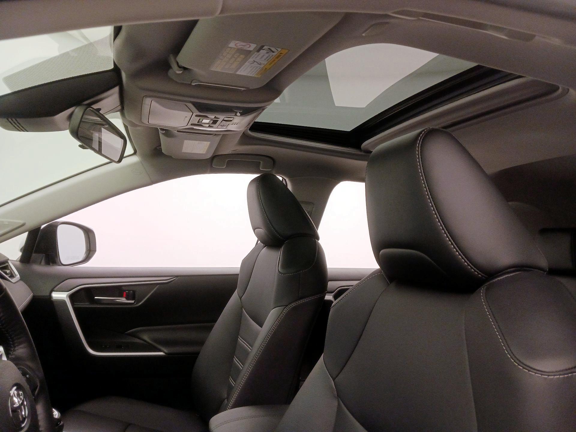 Thumbnail: 2023 Toyota RAV4 - 20