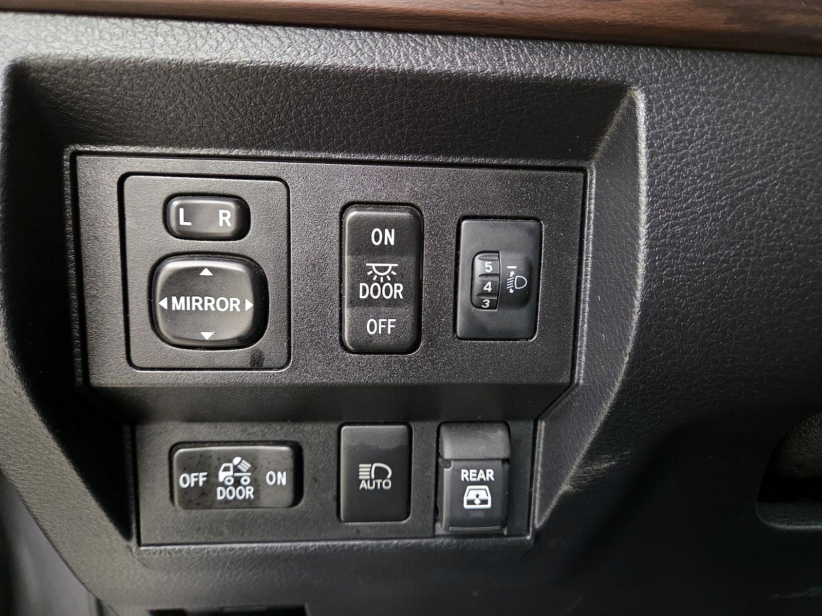 2021 Toyota Tundra Limited - Photo 14