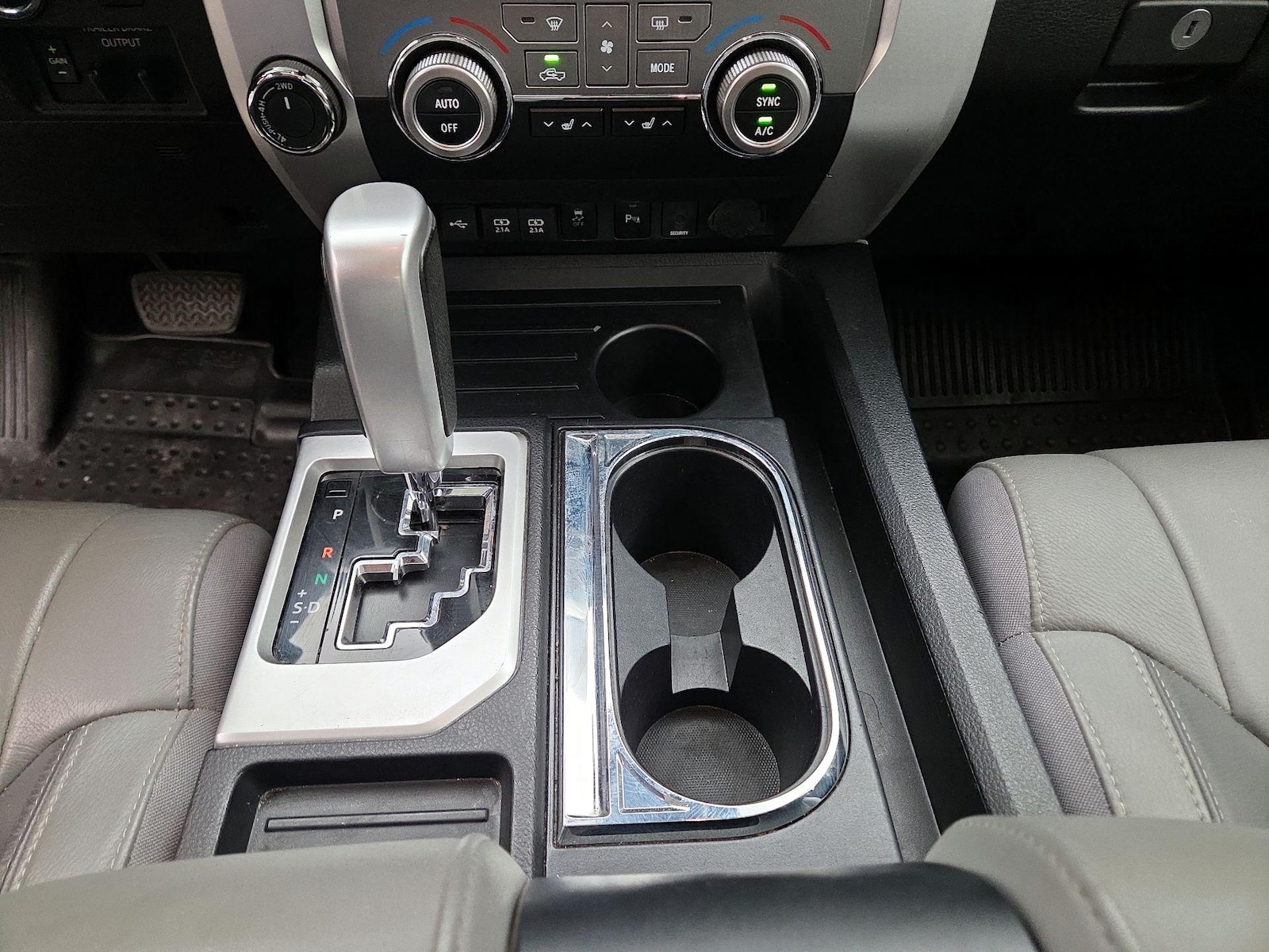 2021 Toyota Tundra Limited - Photo 19