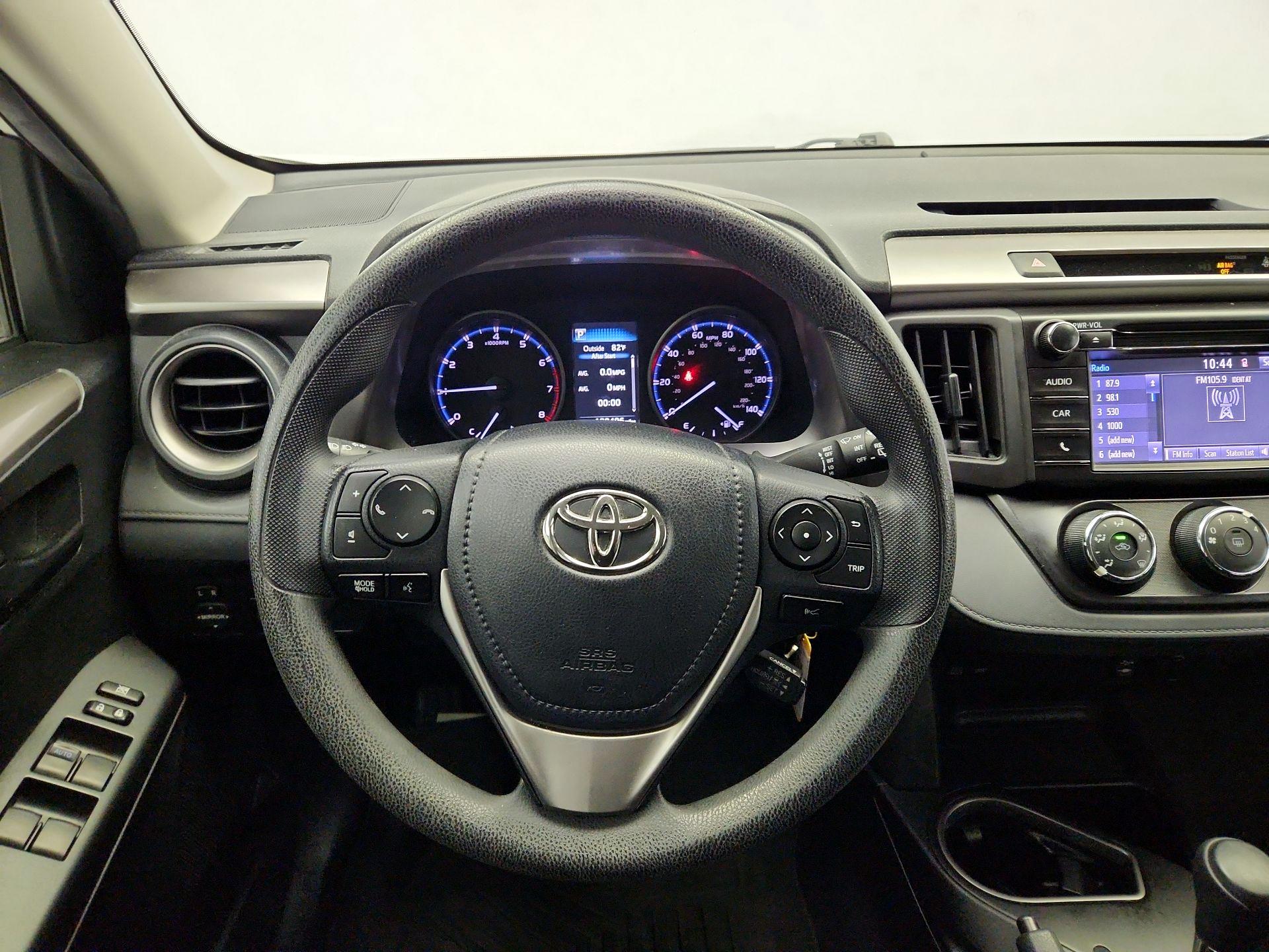 Thumbnail: 2018 Toyota RAV4 - 10