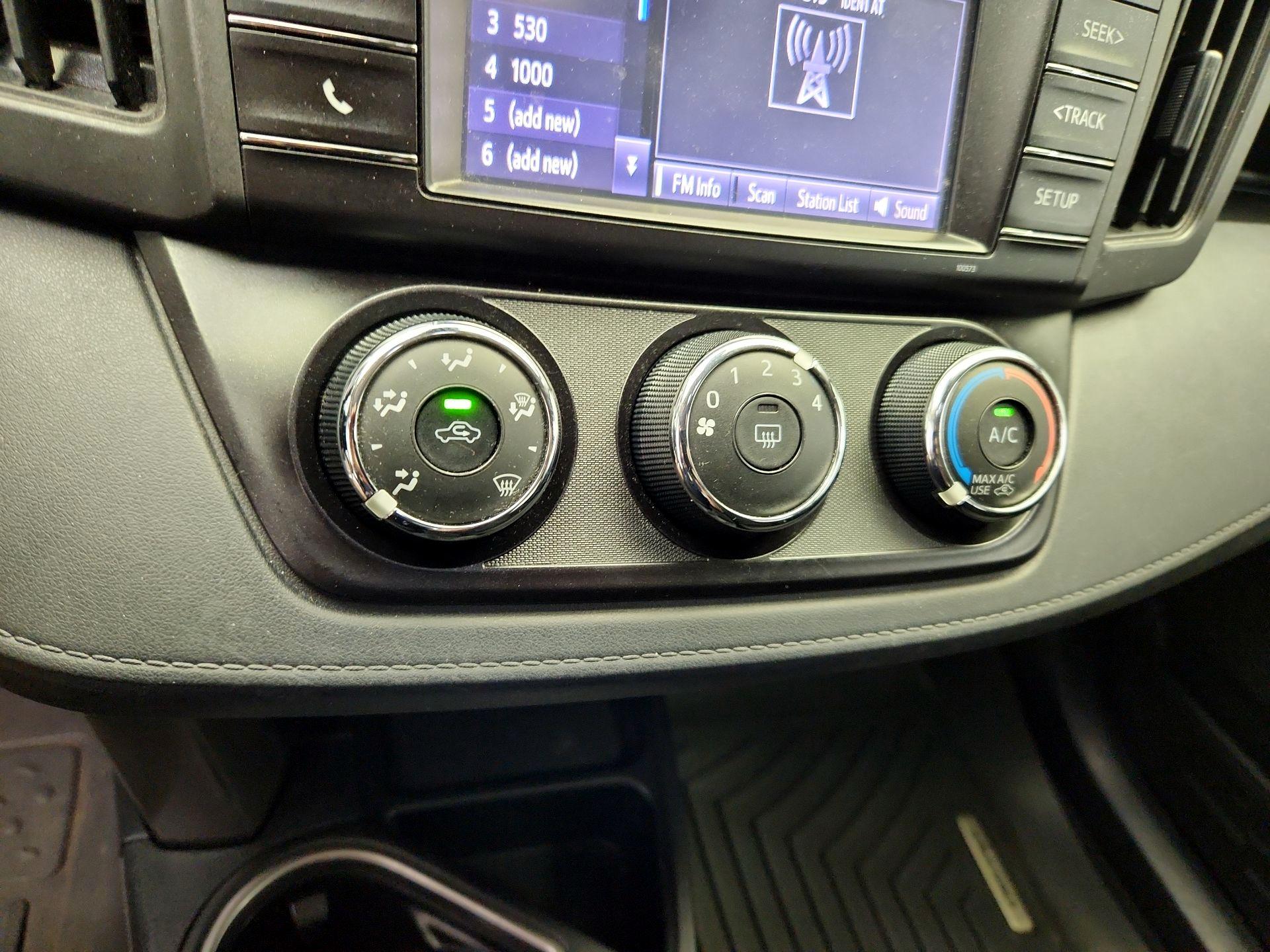 Thumbnail: 2018 Toyota RAV4 - 16