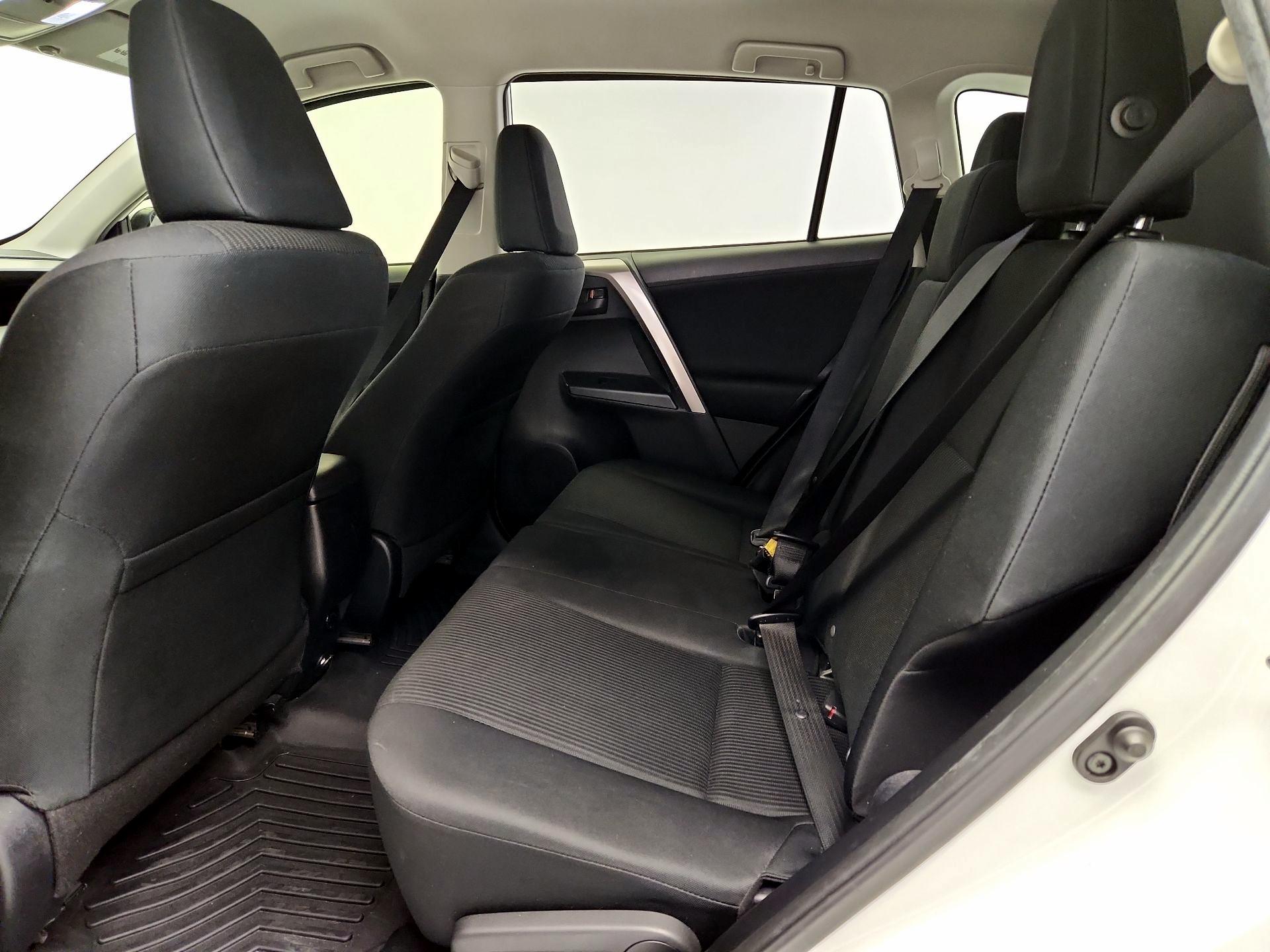 Thumbnail: 2018 Toyota RAV4 - 19