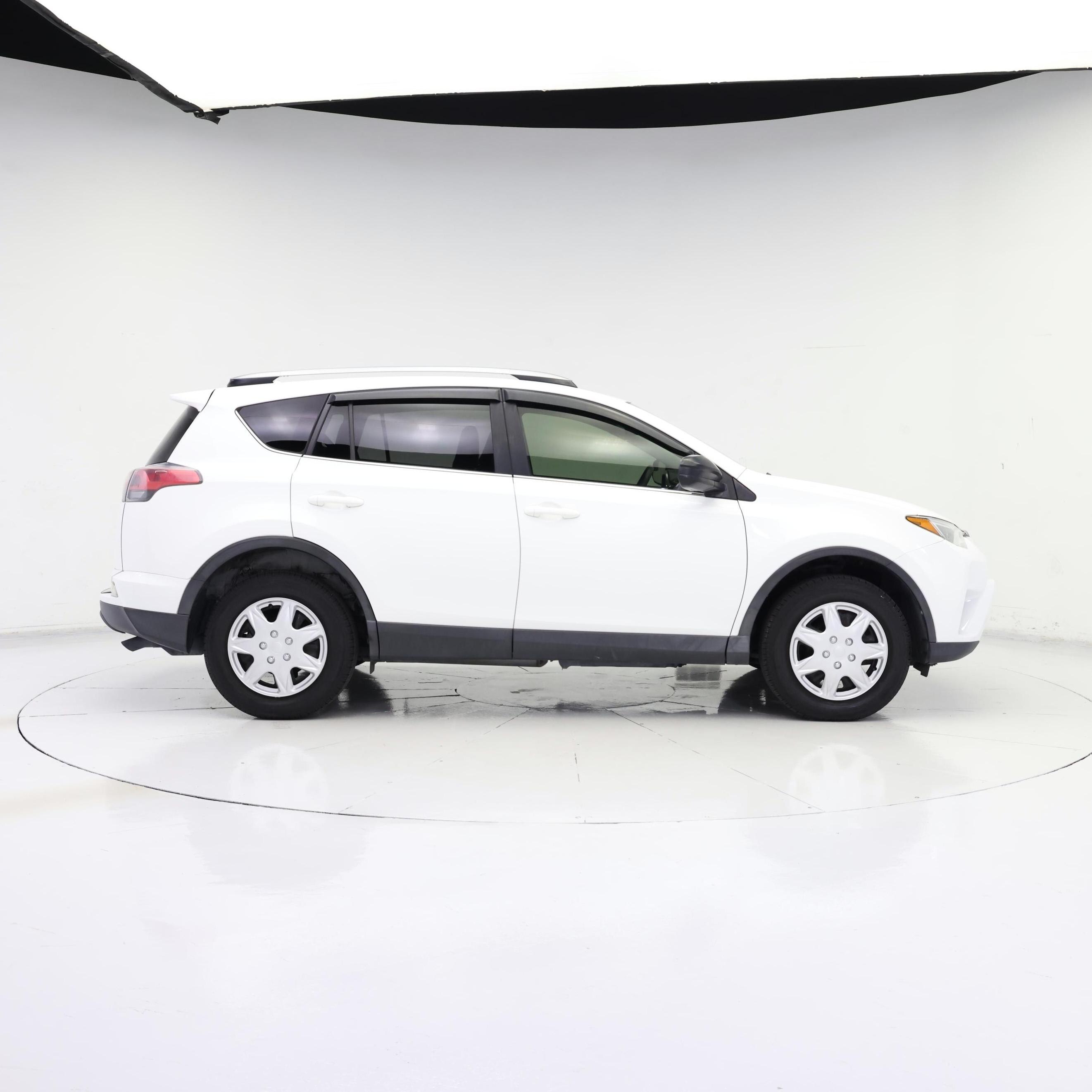 Thumbnail: 2018 Toyota RAV4 - 7