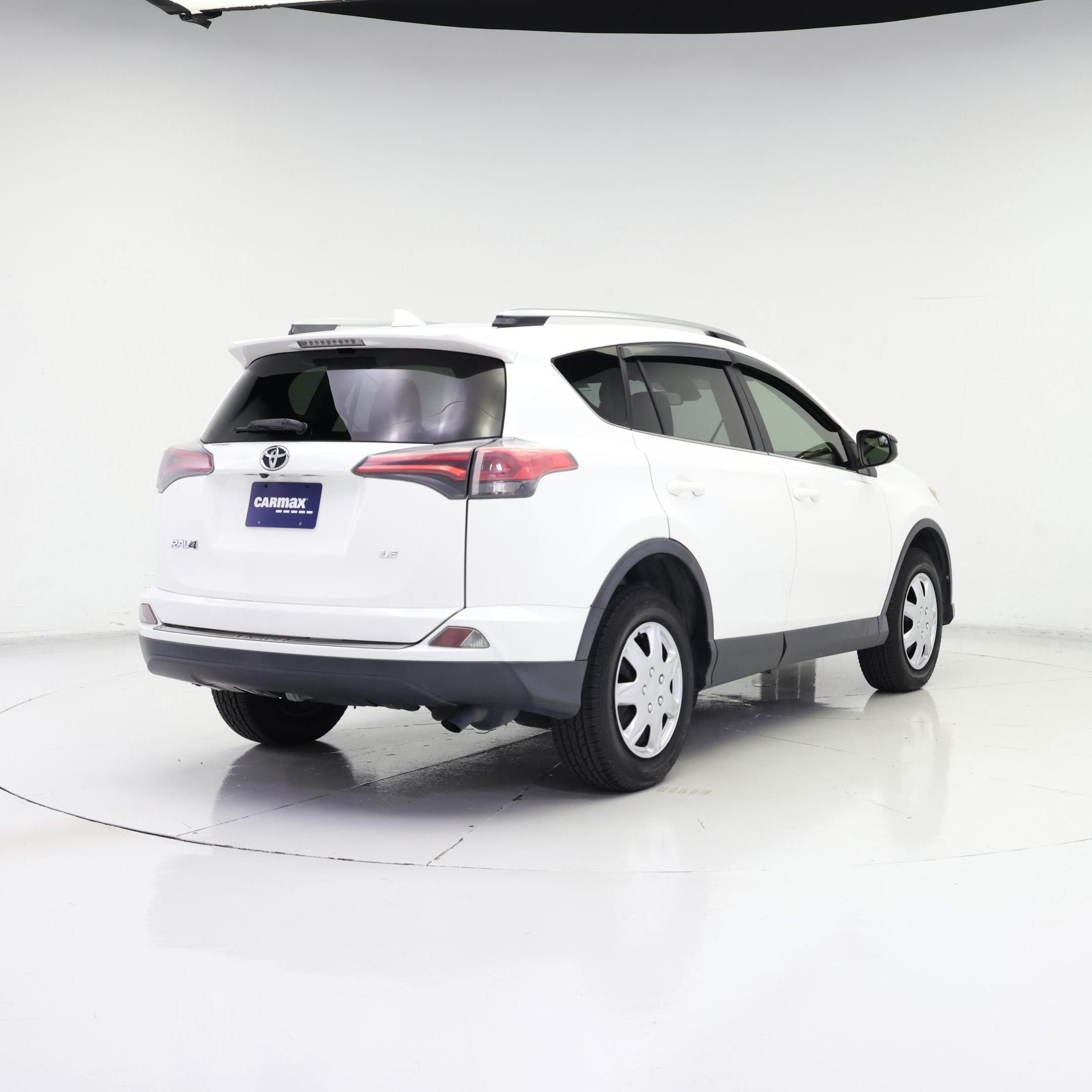 Thumbnail: 2018 Toyota RAV4 - 8