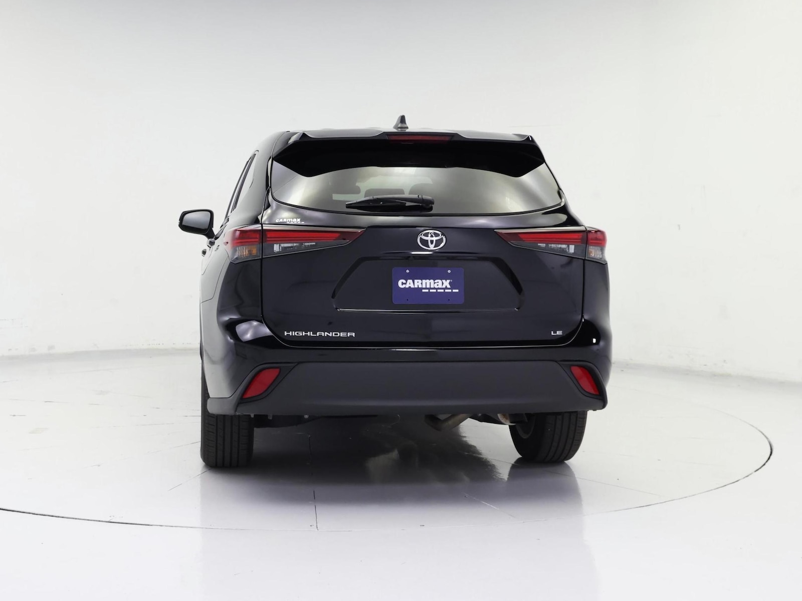 2025 Toyota Highlander LE - Photo 7