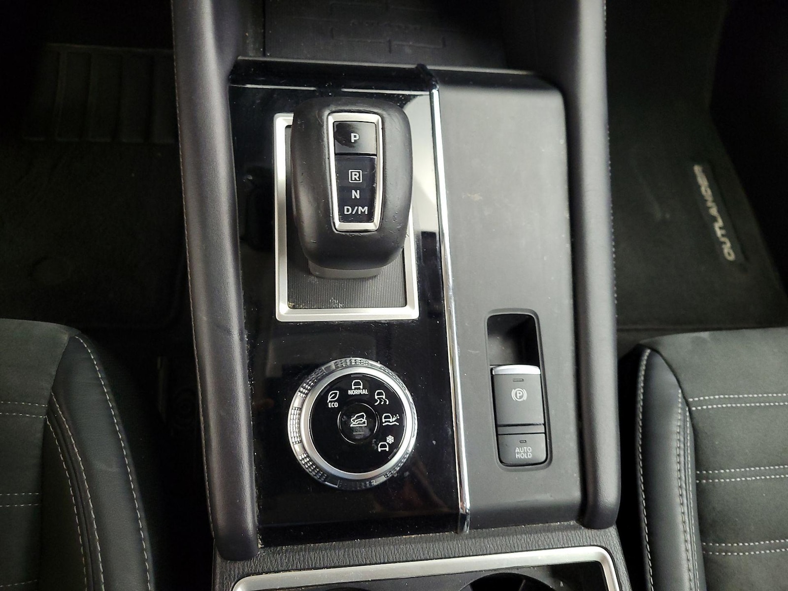 2022 Mitsubishi Outlander SE - Photo 19