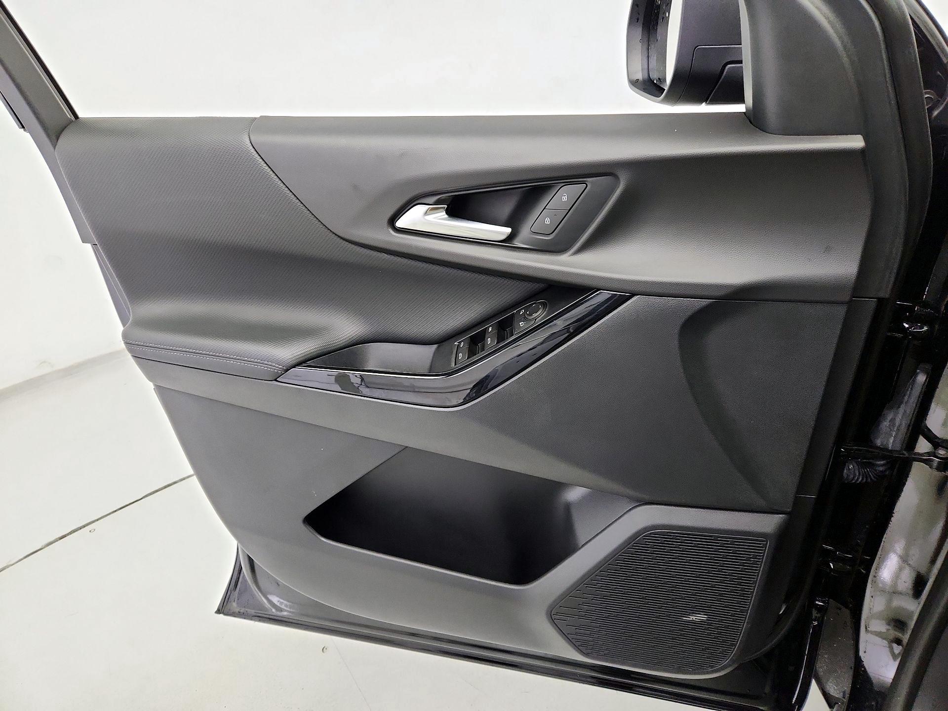 Thumbnail: 2026 Chevrolet Equinox - 12