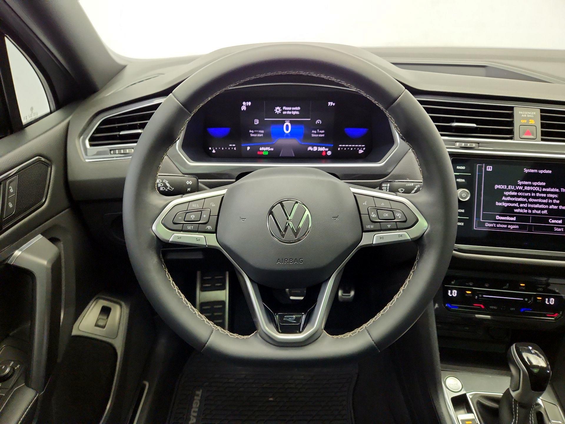 Thumbnail: 2023 Volkswagen Tiguan - 10
