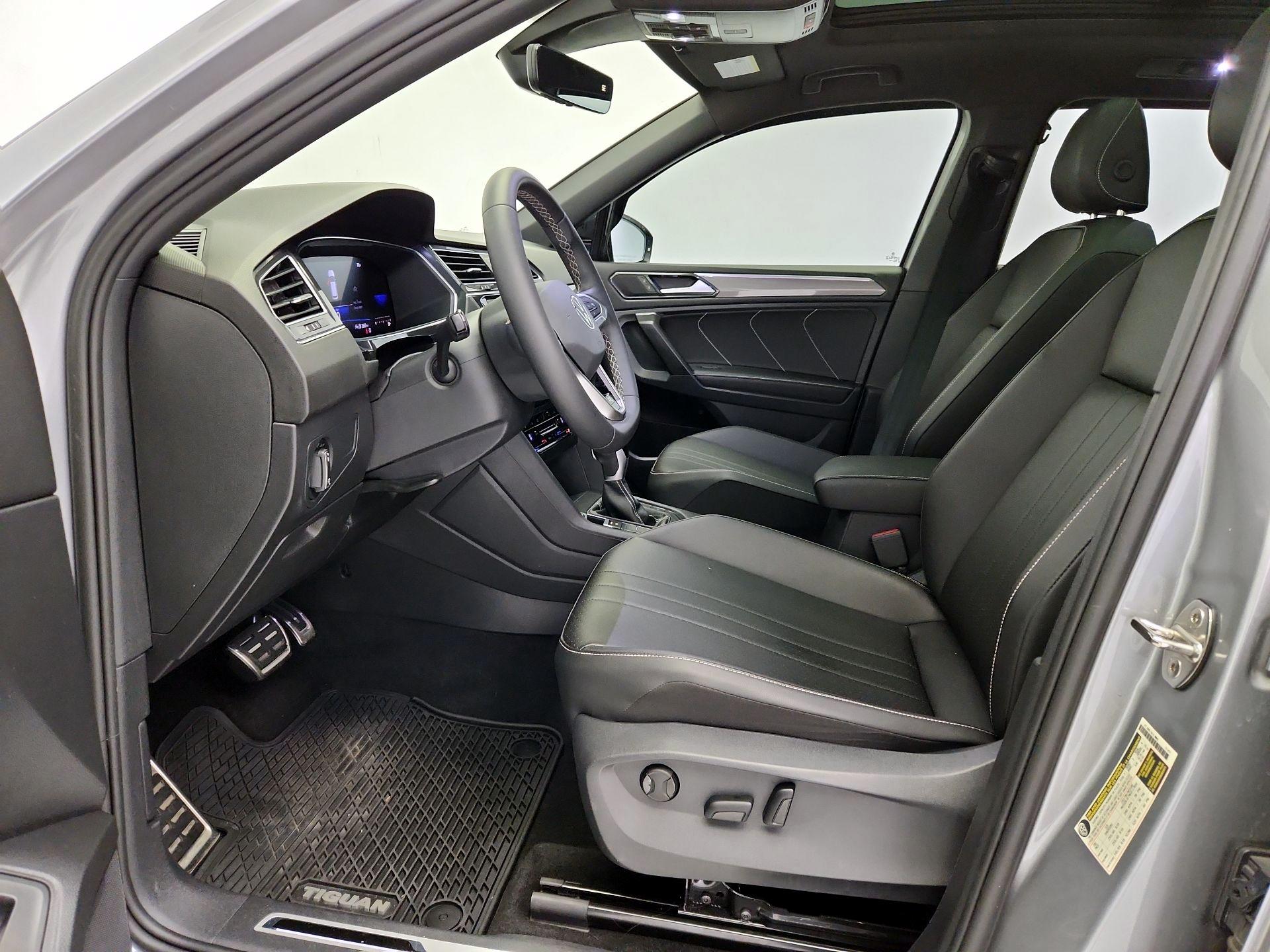 Thumbnail: 2023 Volkswagen Tiguan - 11