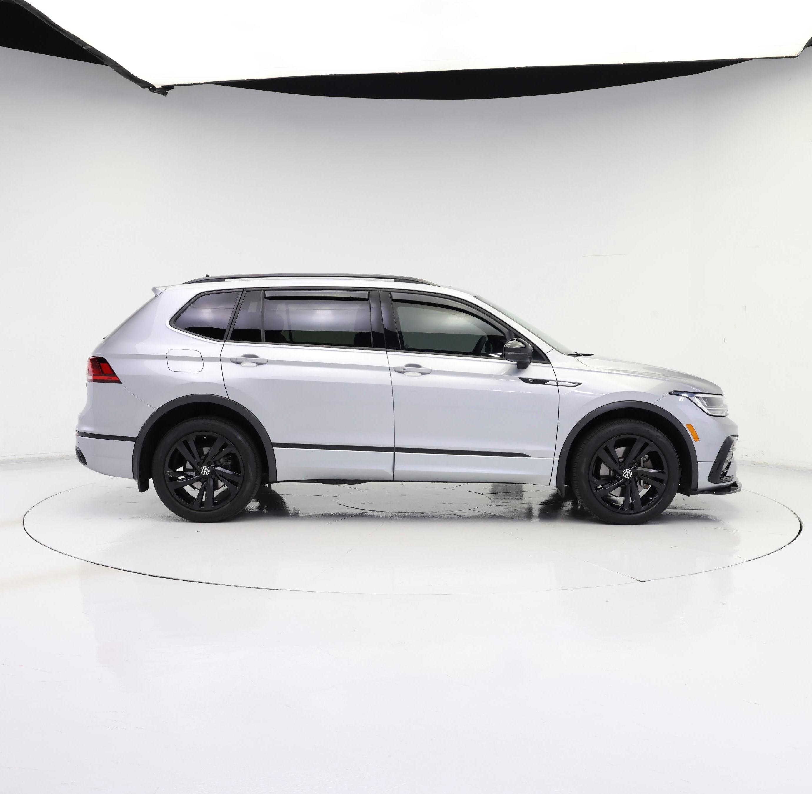 Thumbnail: 2023 Volkswagen Tiguan - 7