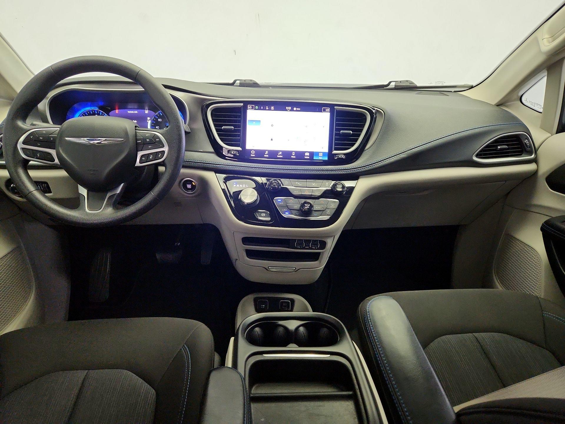 Thumbnail: 2021 Chrysler Pacifica - 9