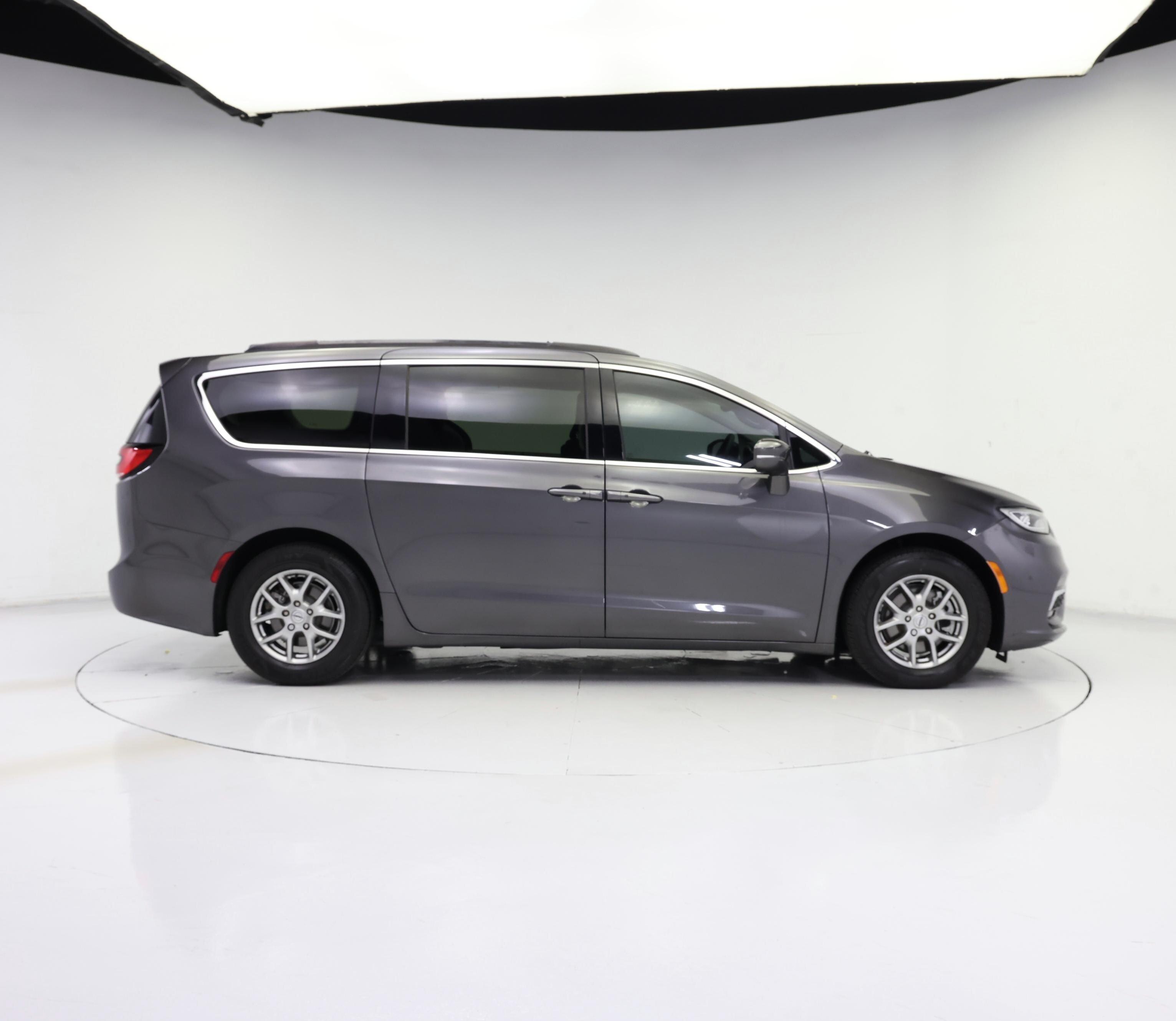 Thumbnail: 2021 Chrysler Pacifica - 7