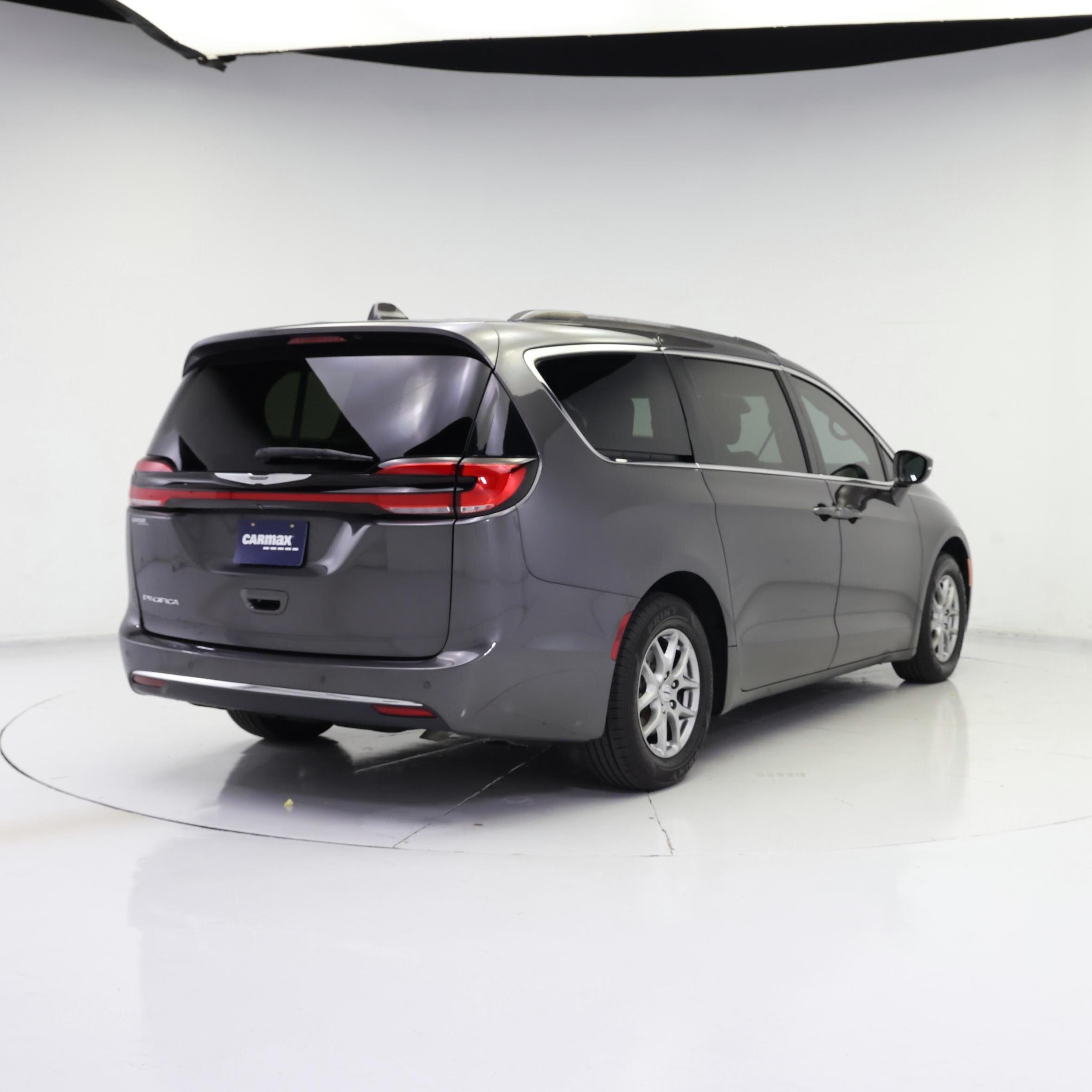 Thumbnail: 2021 Chrysler Pacifica - 8