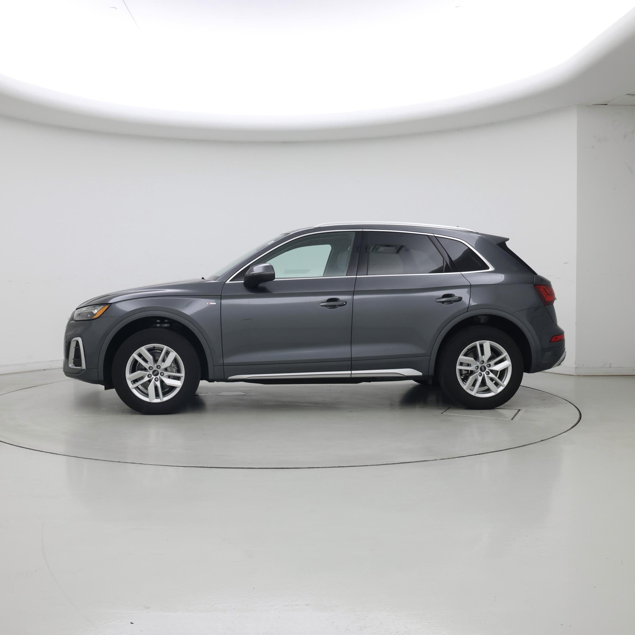 Thumbnail: 2023 Audi Q5 - 3