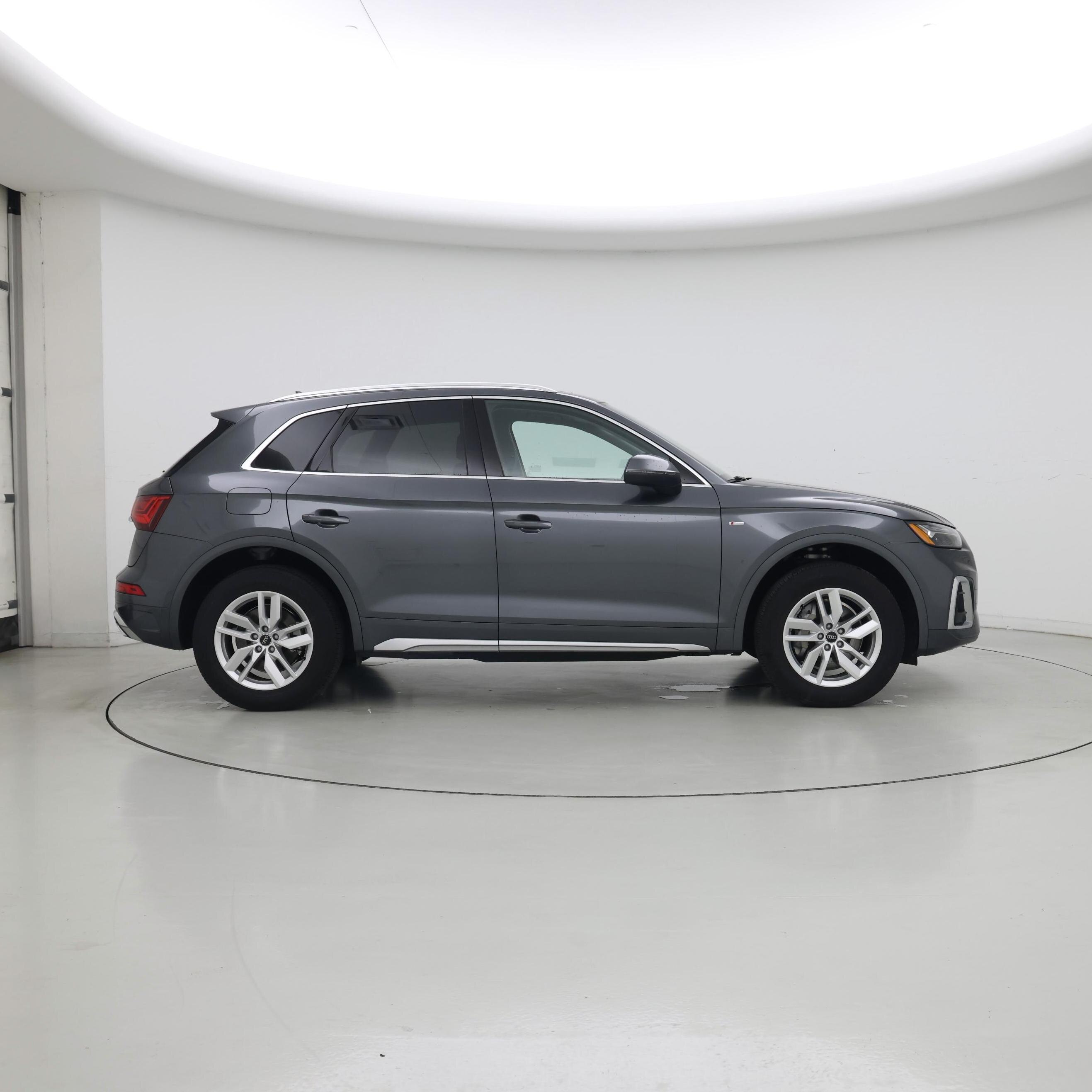 Thumbnail: 2023 Audi Q5 - 7