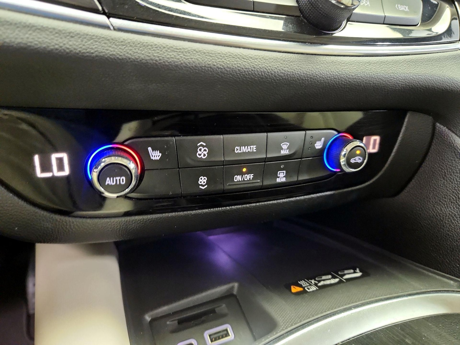 2024 Buick Enclave Essence - Photo 17