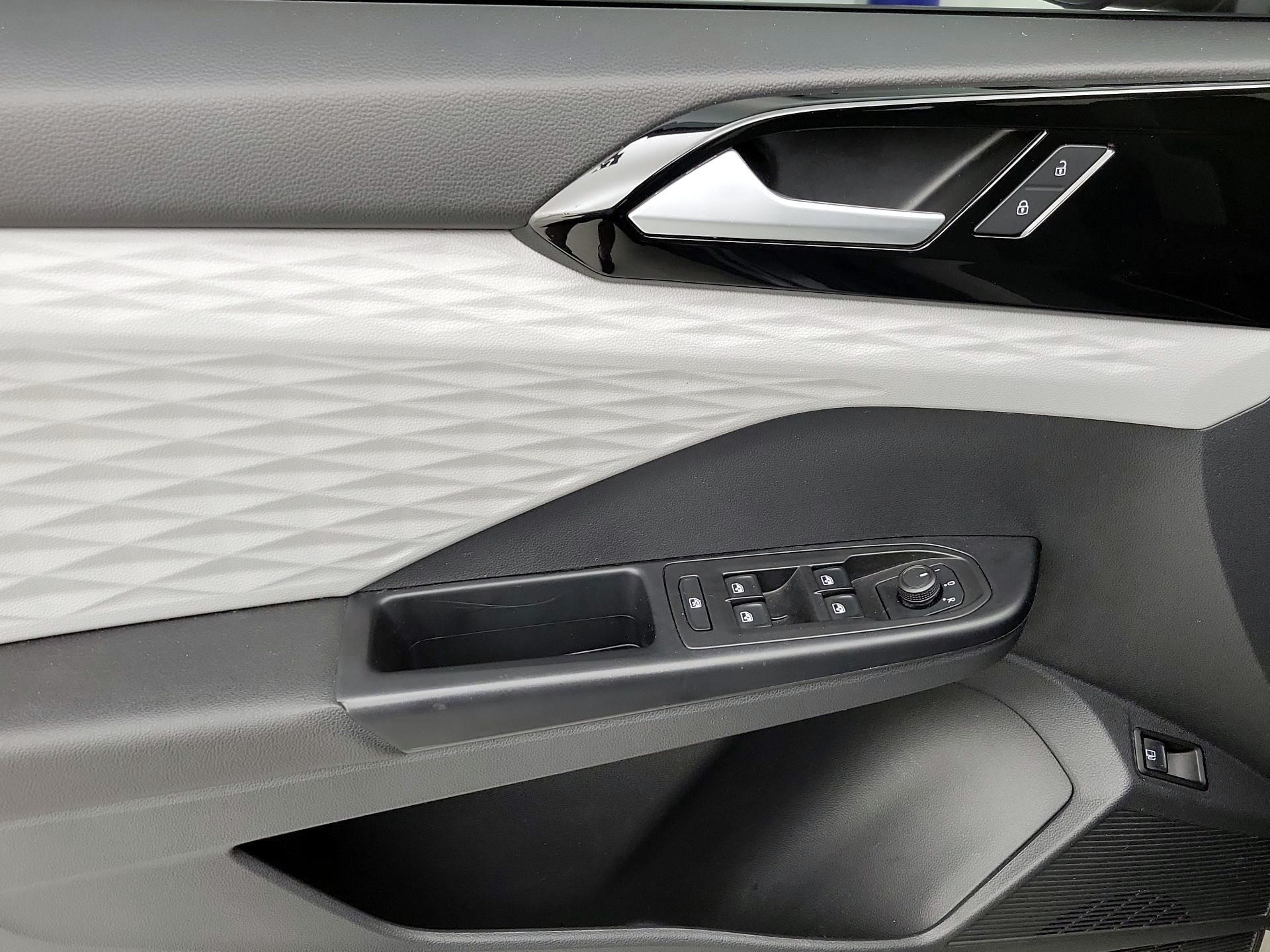 Thumbnail: 2023 Volkswagen Taos - 12