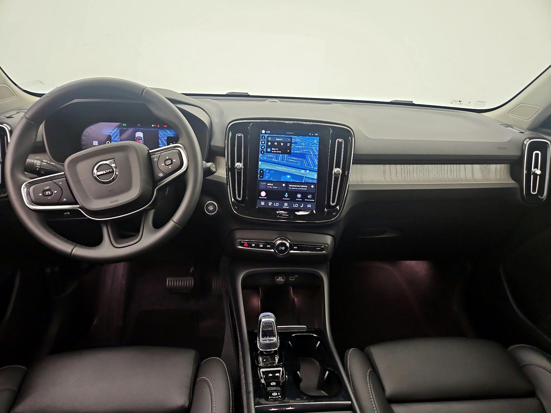 Thumbnail: 2024 Volvo XC40 - 9
