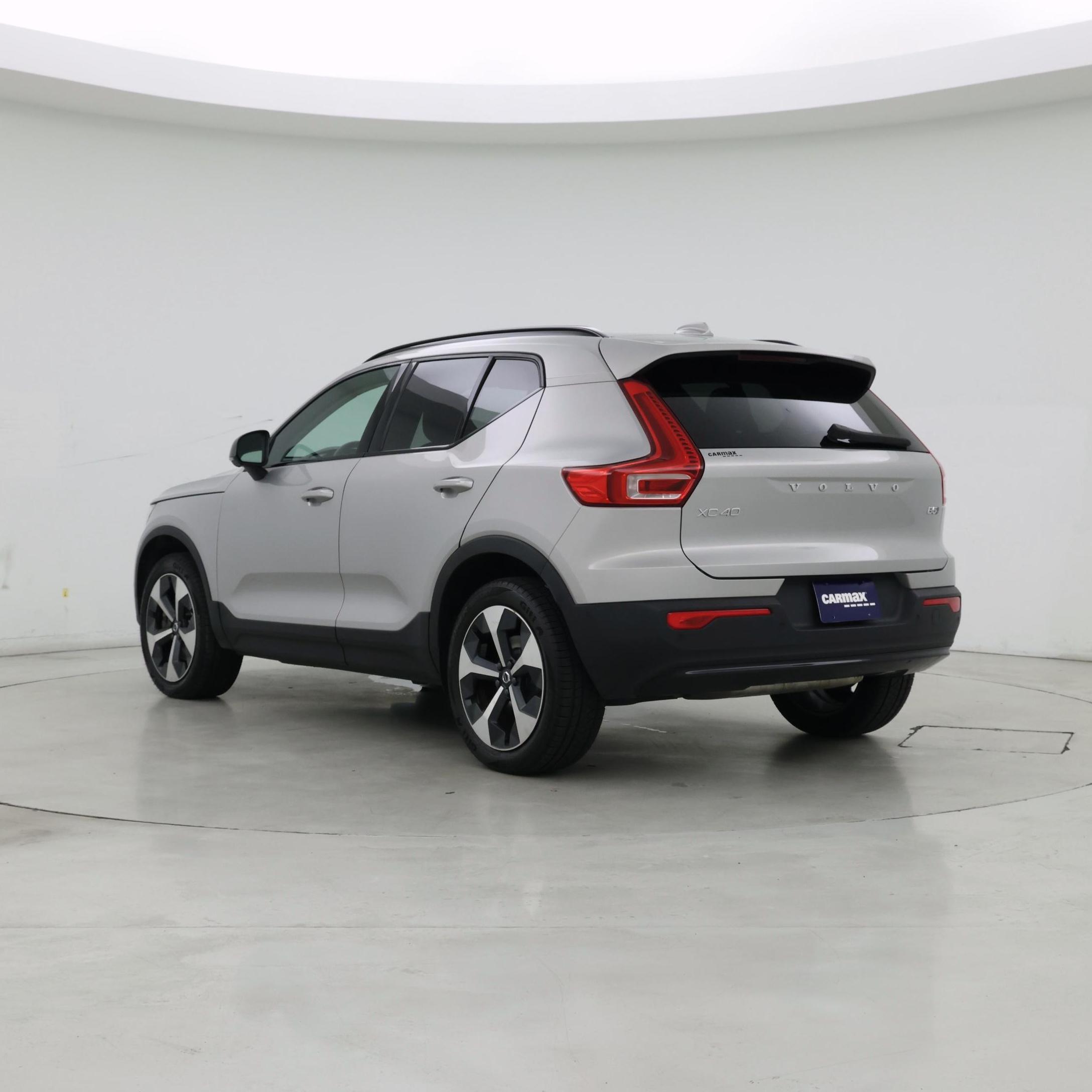 Thumbnail: 2024 Volvo XC40 - 2