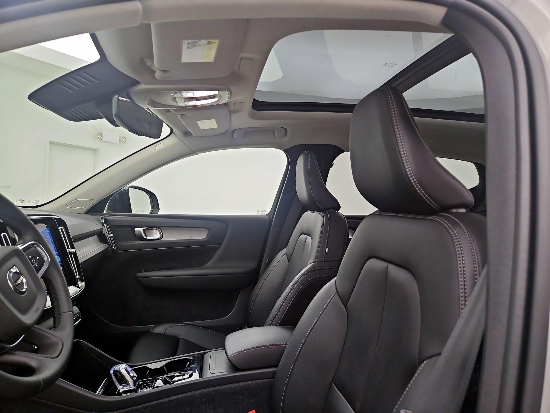 Thumbnail: 2024 Volvo XC40 - 20