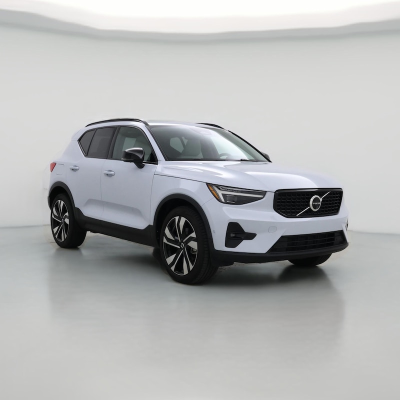 2024 Volvo XC40 B5 Plus Dark Theme