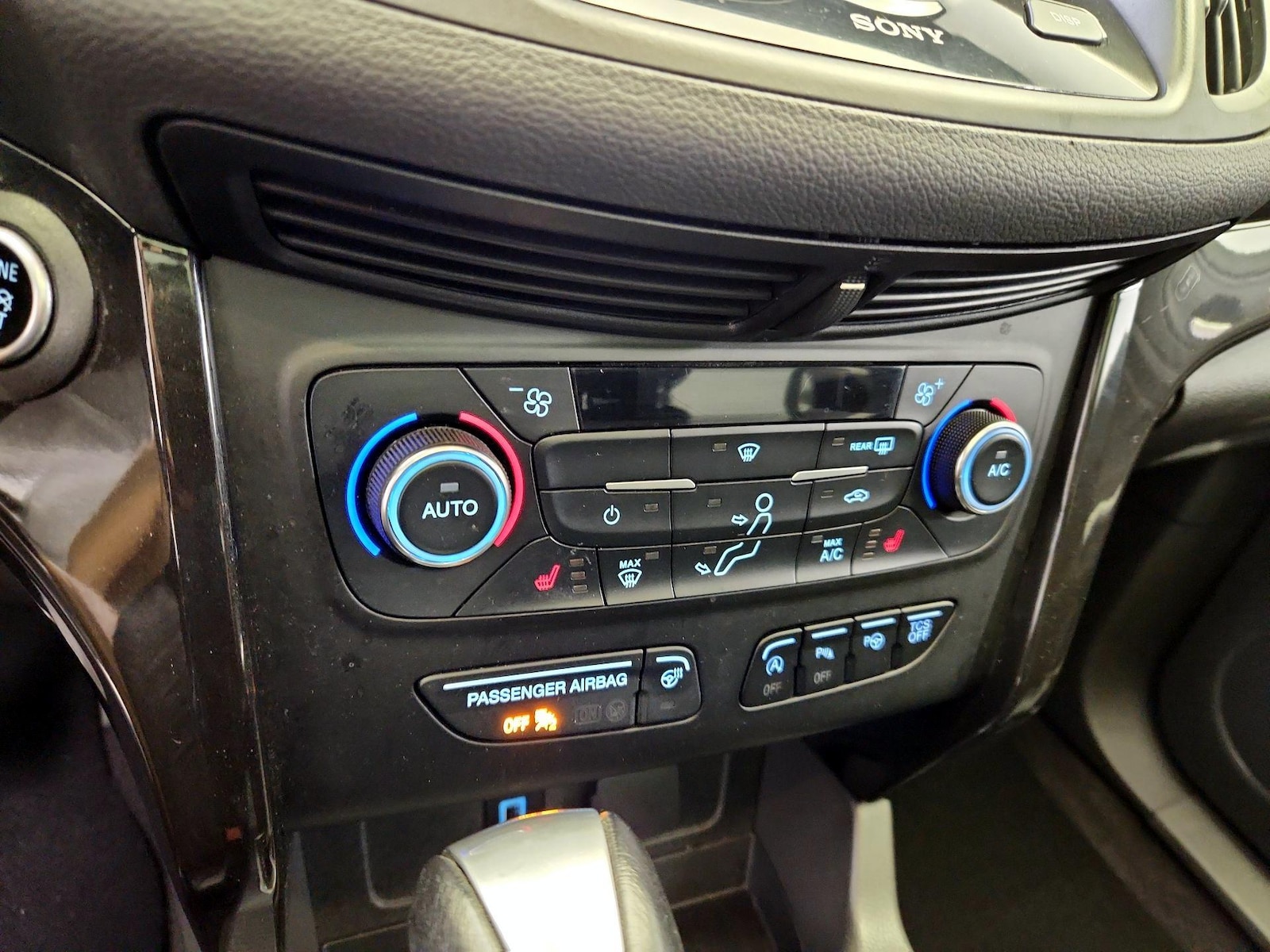 2017 Ford Escape Titanium - Photo 18