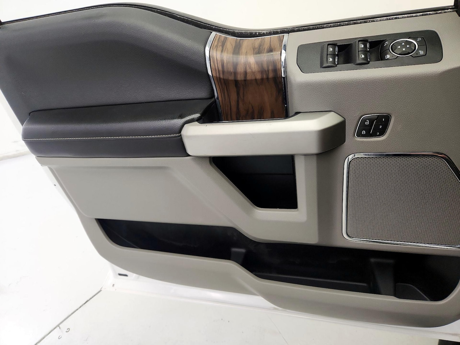 2019 Ford F-150 Lariat - Photo 13