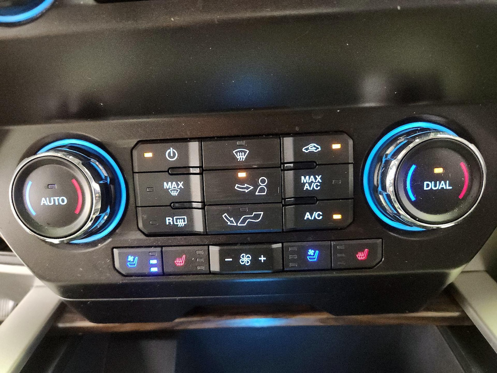 2019 Ford F-150 Lariat - Photo 18