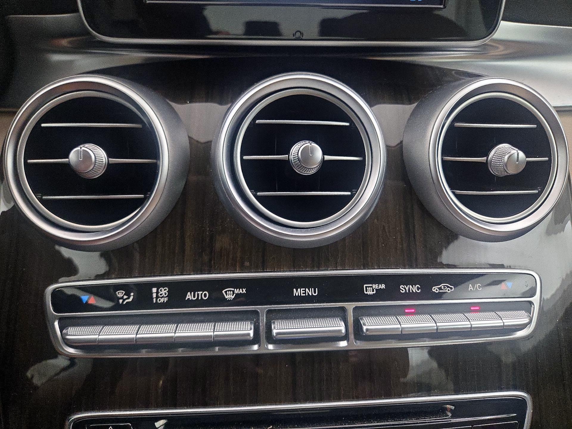 Thumbnail: 2015 Mercedes-Benz C-Class - 15