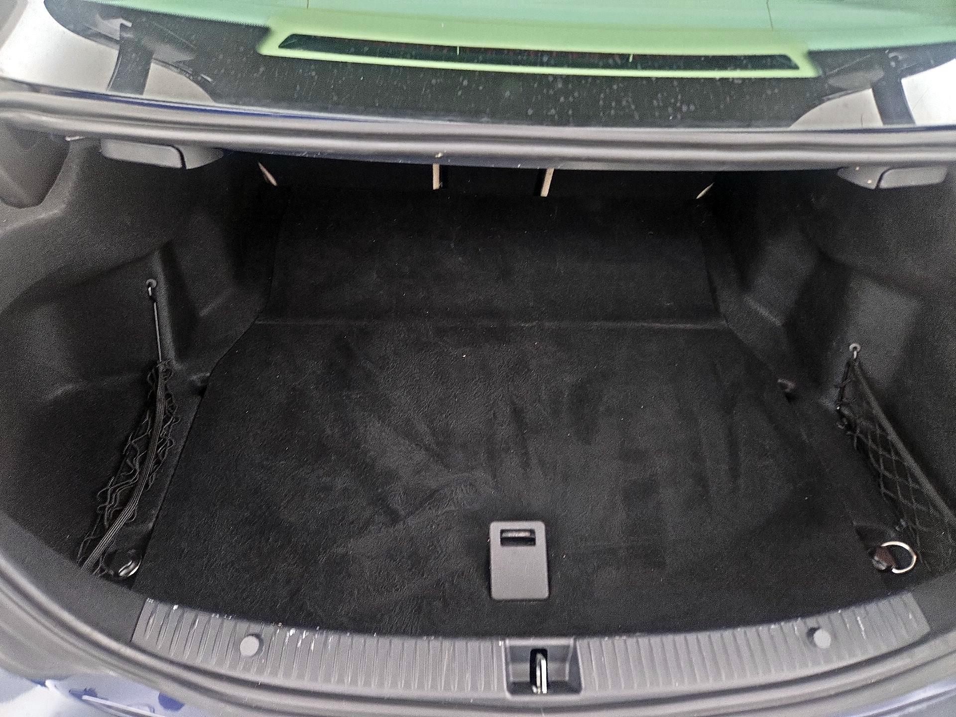 Thumbnail: 2015 Mercedes-Benz C-Class - 17