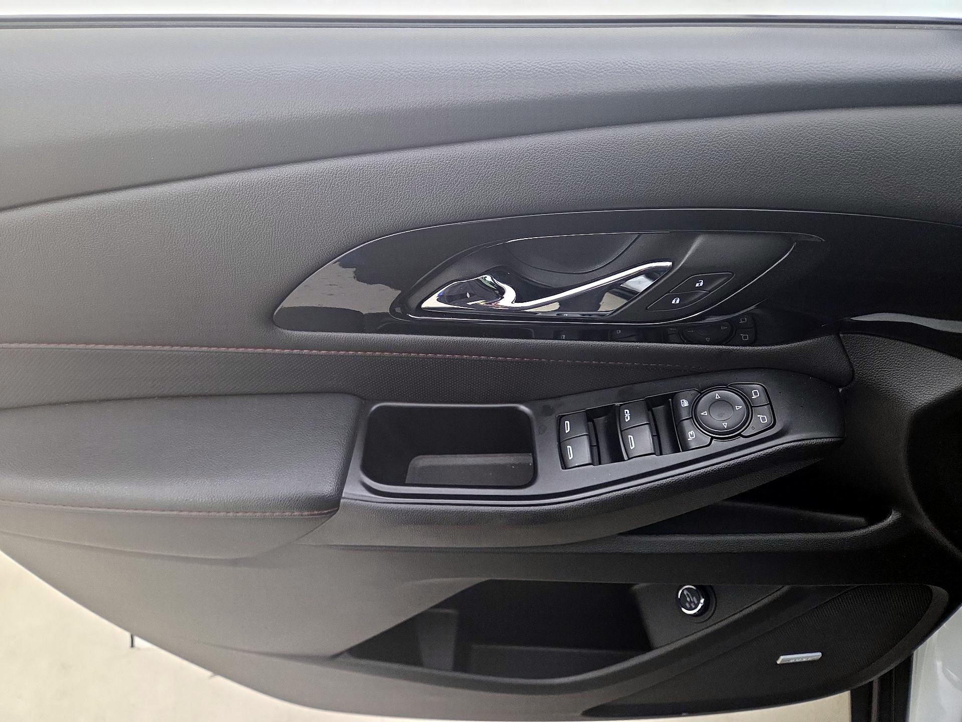 Thumbnail: 2022 Chevrolet Traverse - 12