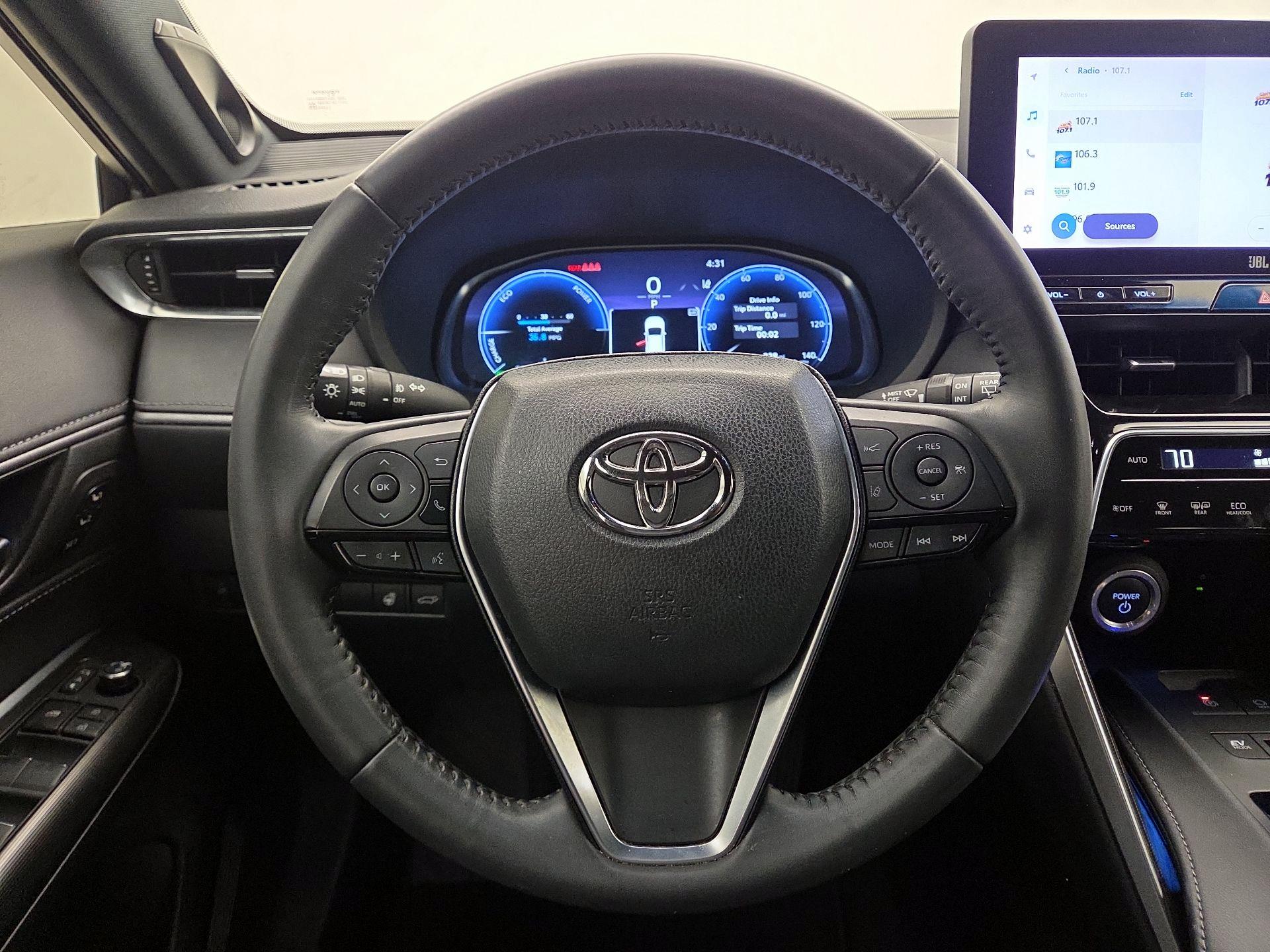 Thumbnail: 2023 Toyota Venza - 10