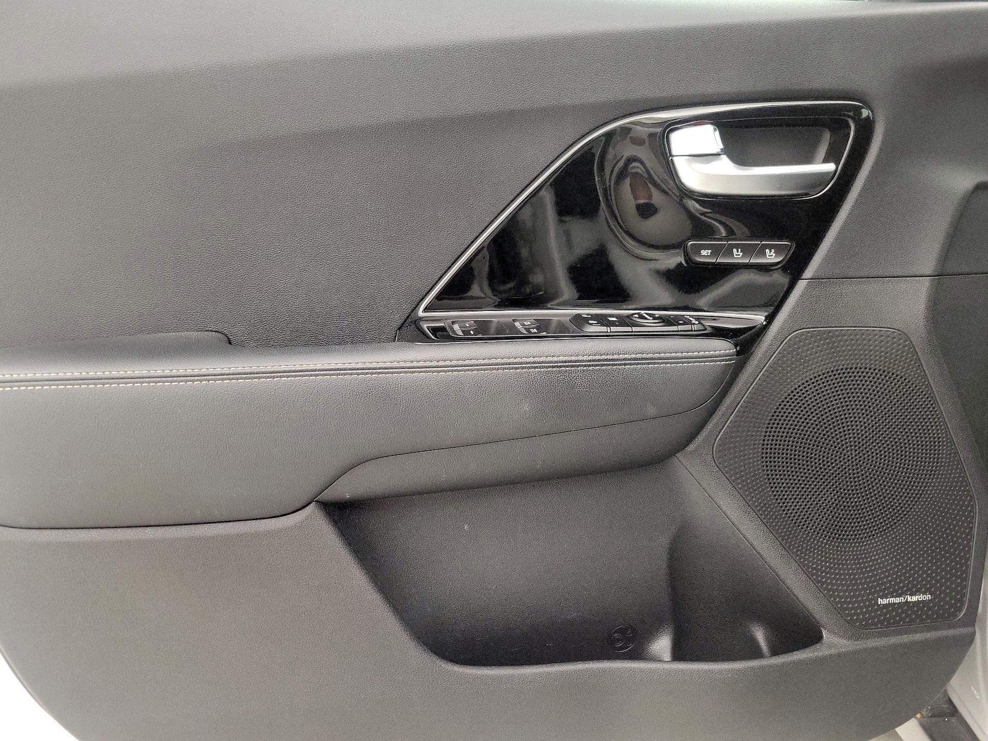 Thumbnail: 2019 Kia Niro - 12