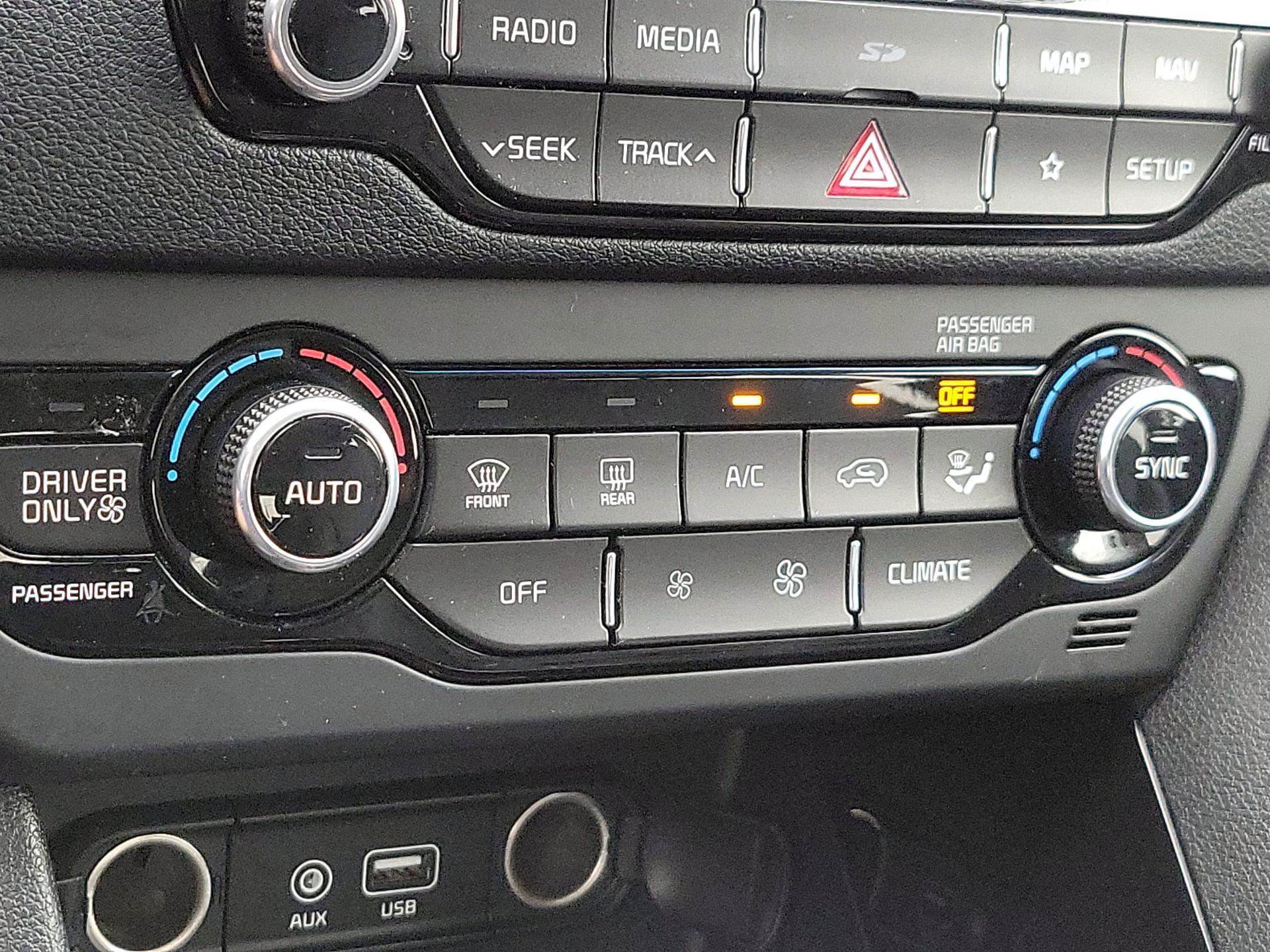 Thumbnail: 2019 Kia Niro - 17