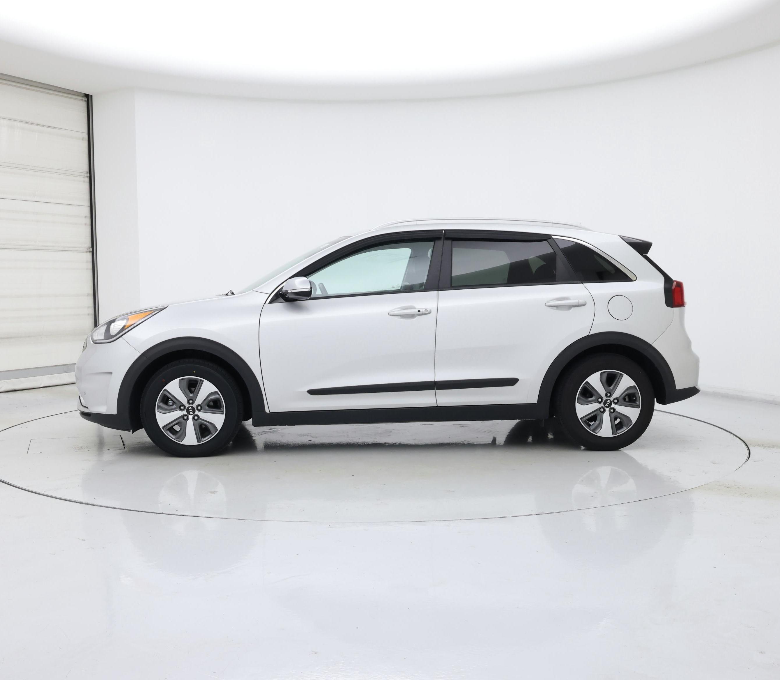 Thumbnail: 2019 Kia Niro - 3