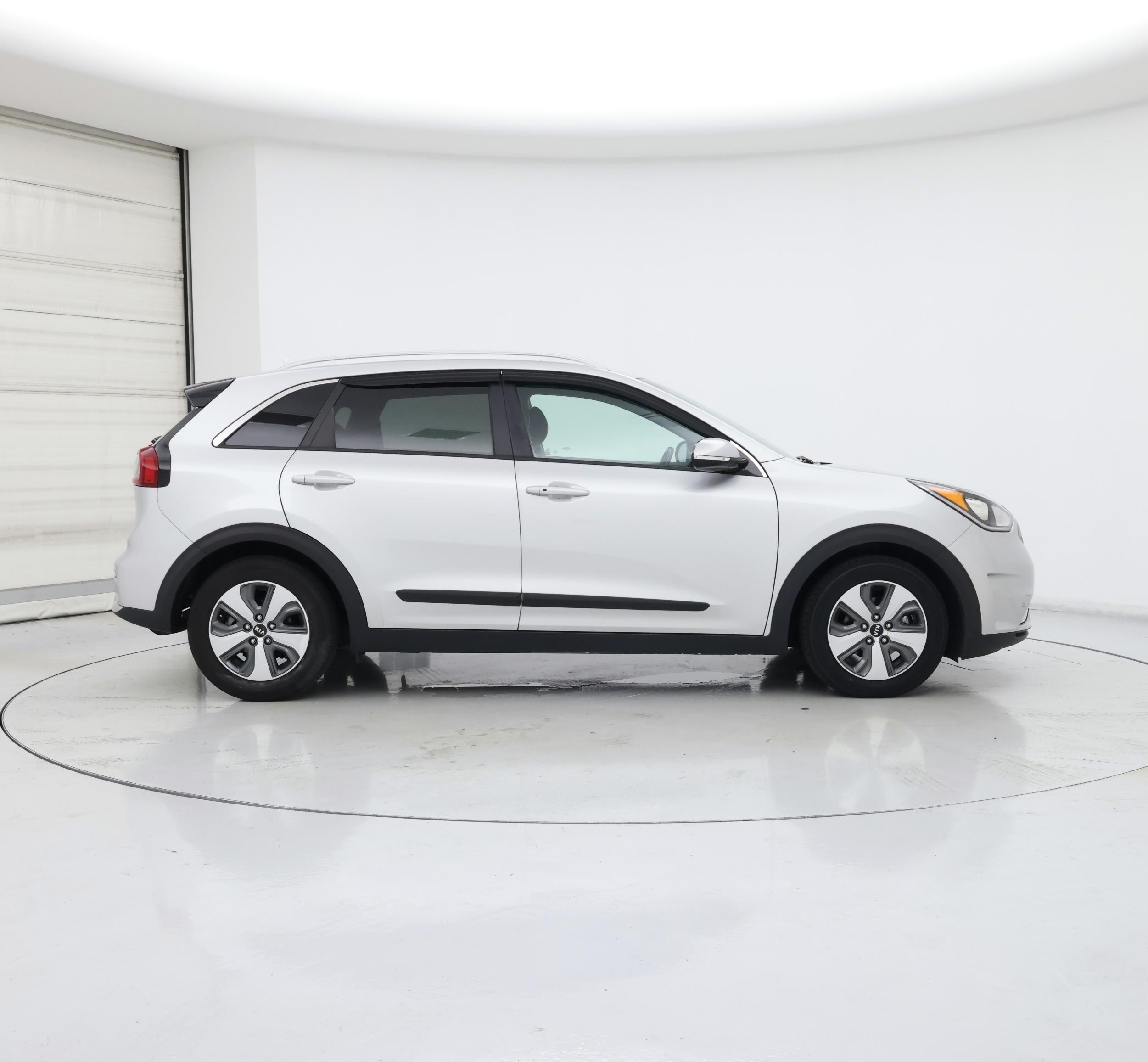 Thumbnail: 2019 Kia Niro - 7