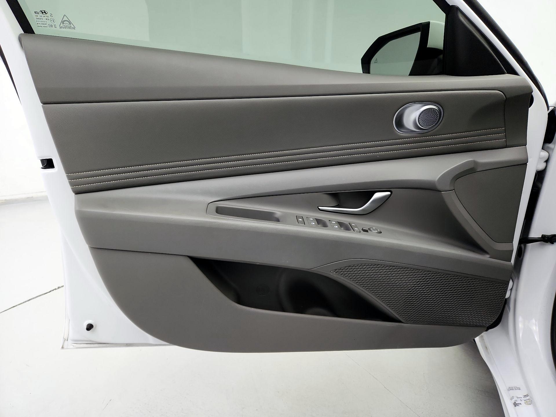 Thumbnail: 2025 Hyundai Elantra - 12