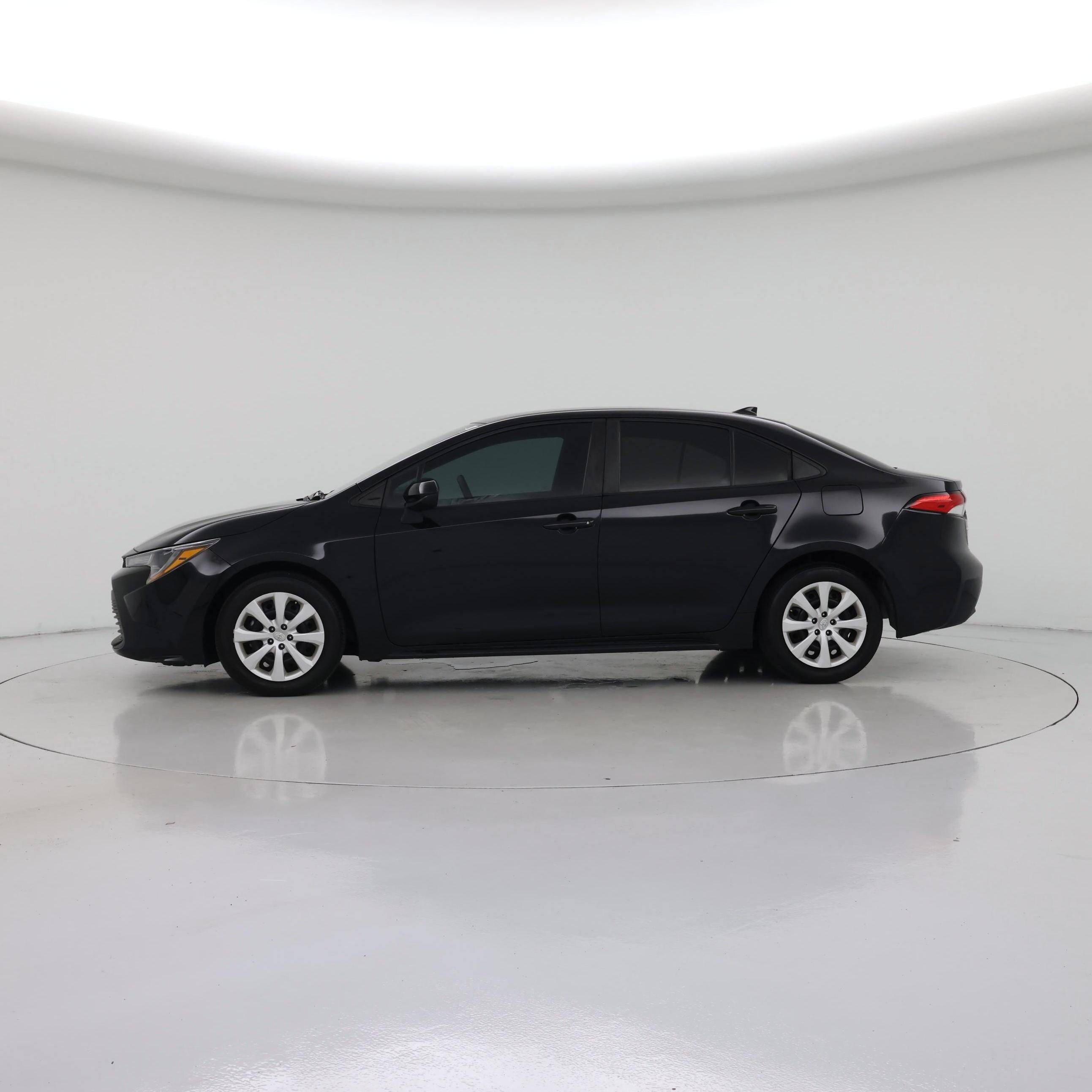 Thumbnail: 2024 Toyota Corolla - 3