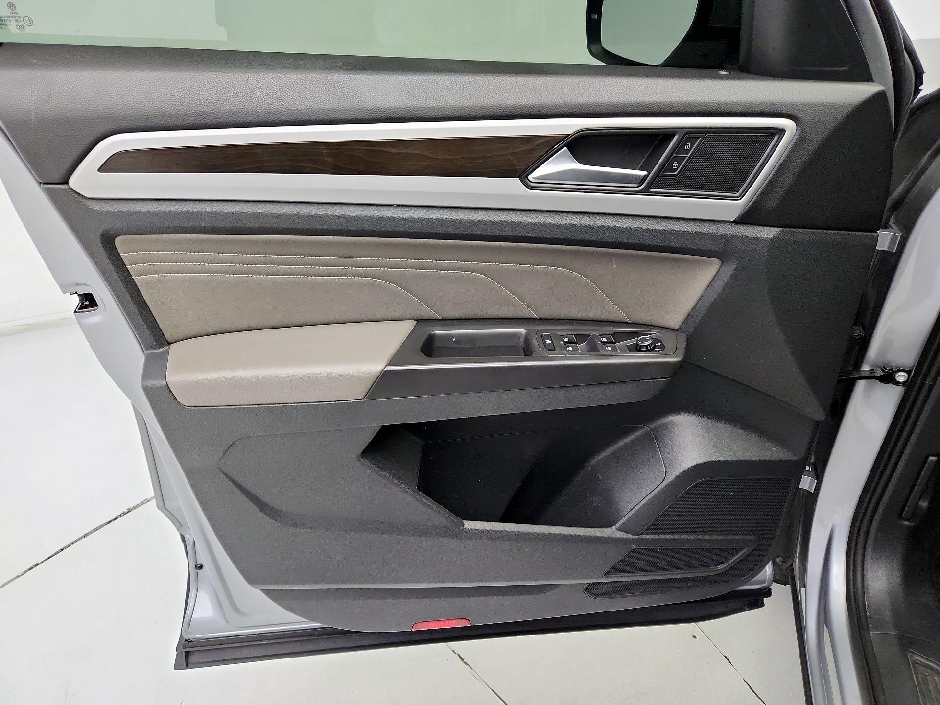 Thumbnail: 2022 Volkswagen Atlas - 12