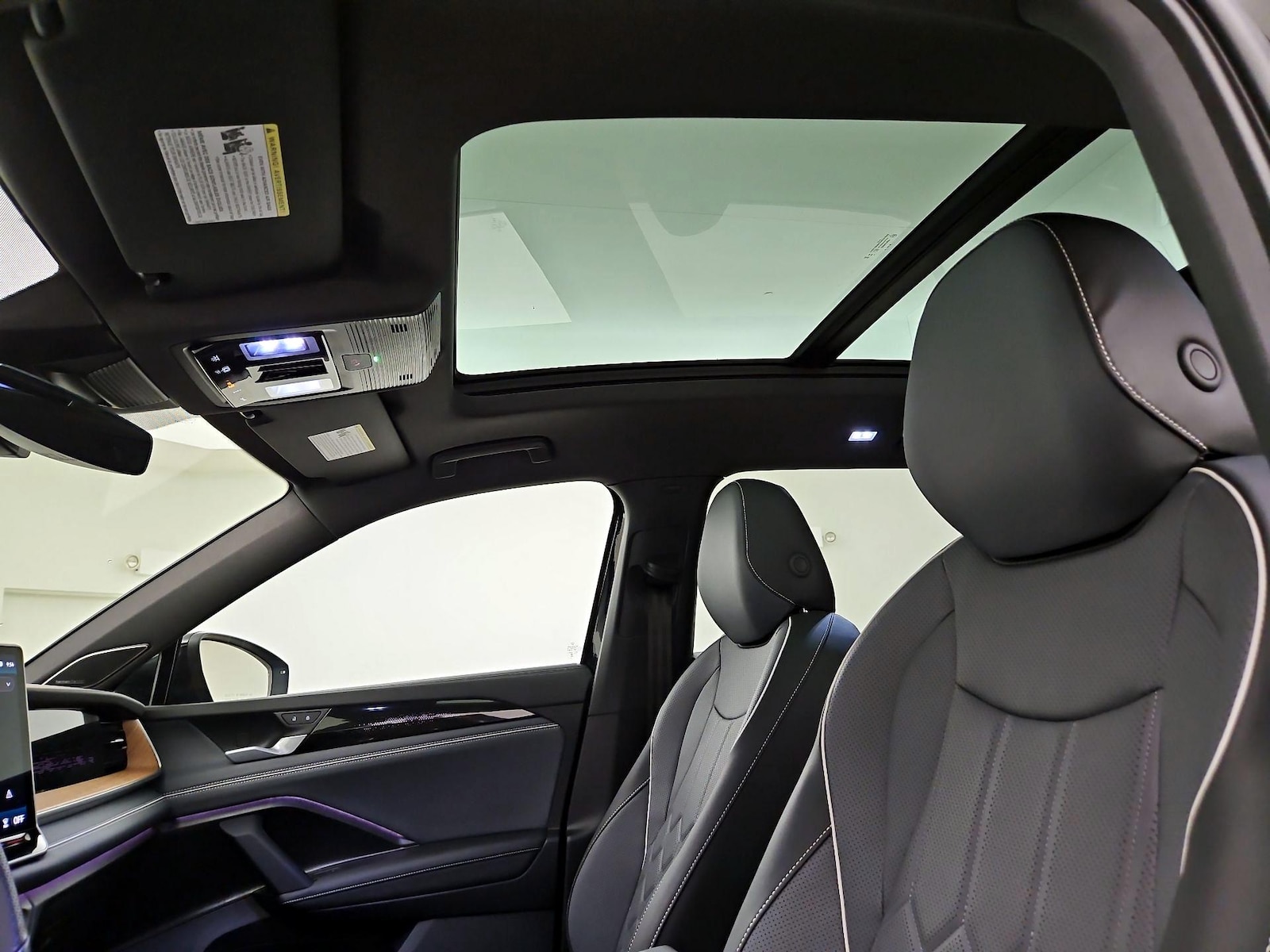 2025 Volkswagen Tiguan SEL R-LINE - Photo 21