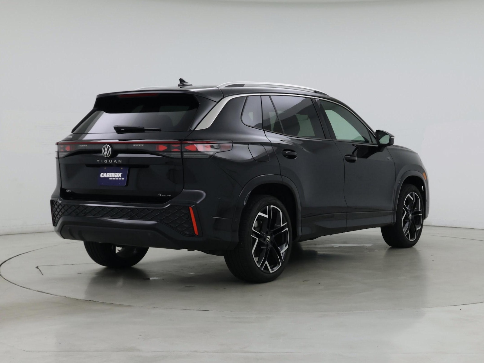 2025 Volkswagen Tiguan SEL R-LINE - Photo 9