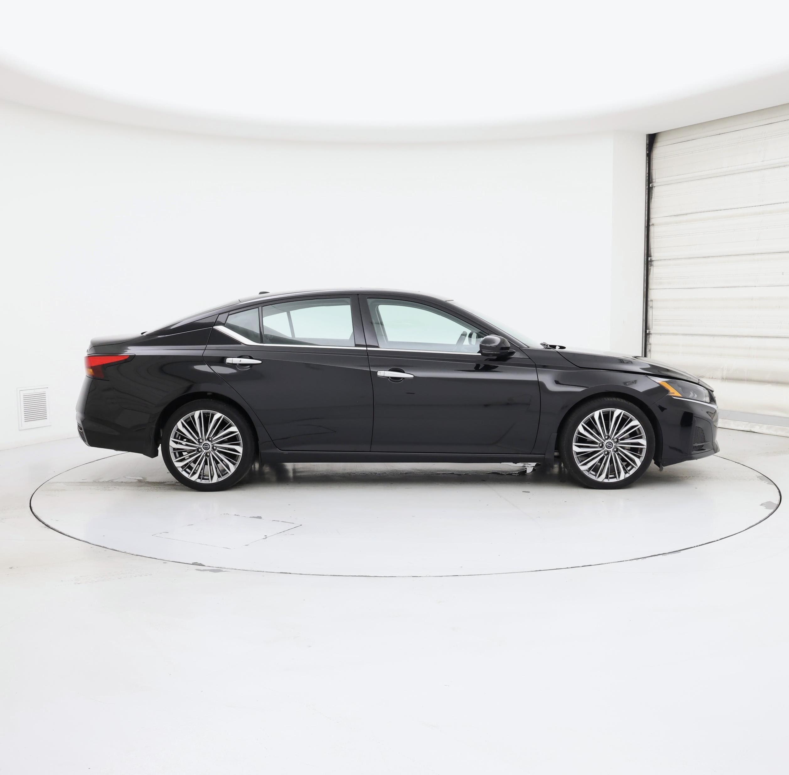Thumbnail: 2023 Nissan Altima - 7