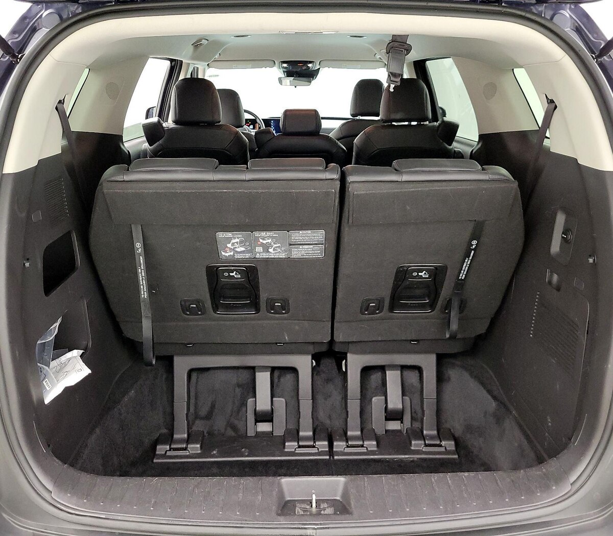 Trunk/Cargo (Seats Up)